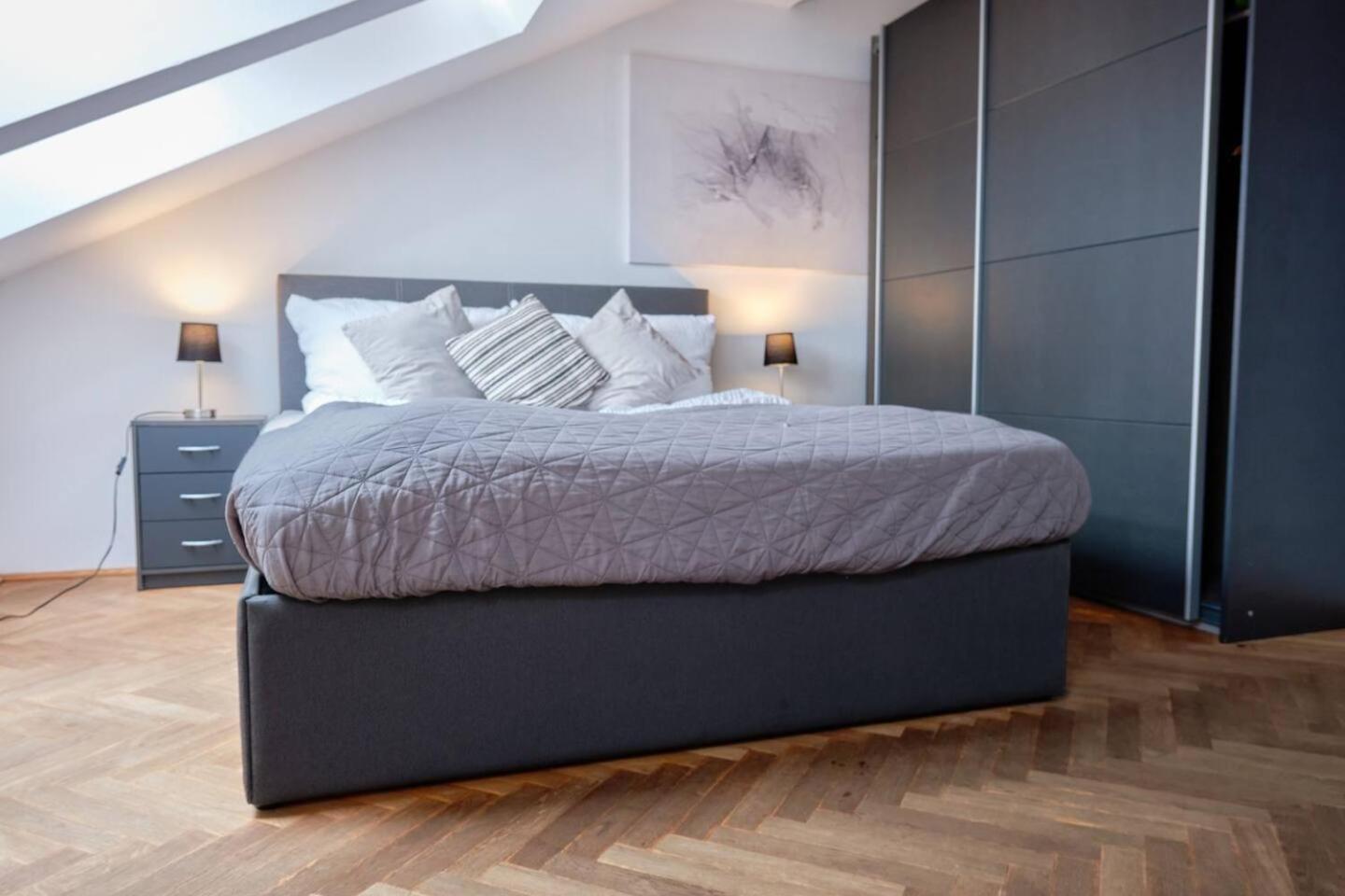 Stylish I 5 Minutes To U1 Reumannplatz I 15 Min To Center *