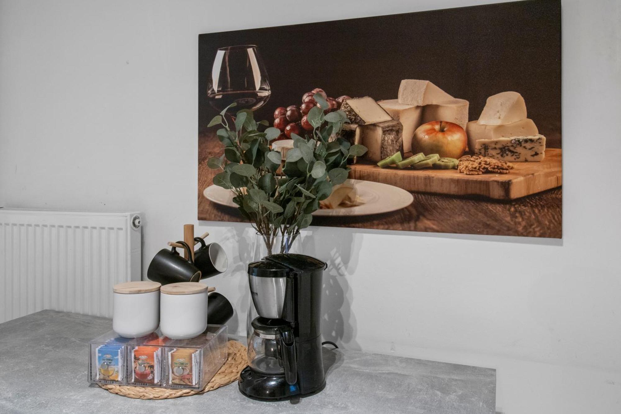 Apartment Next To Shopping Street And Subway Station, Few Minutes To Stephansplatz