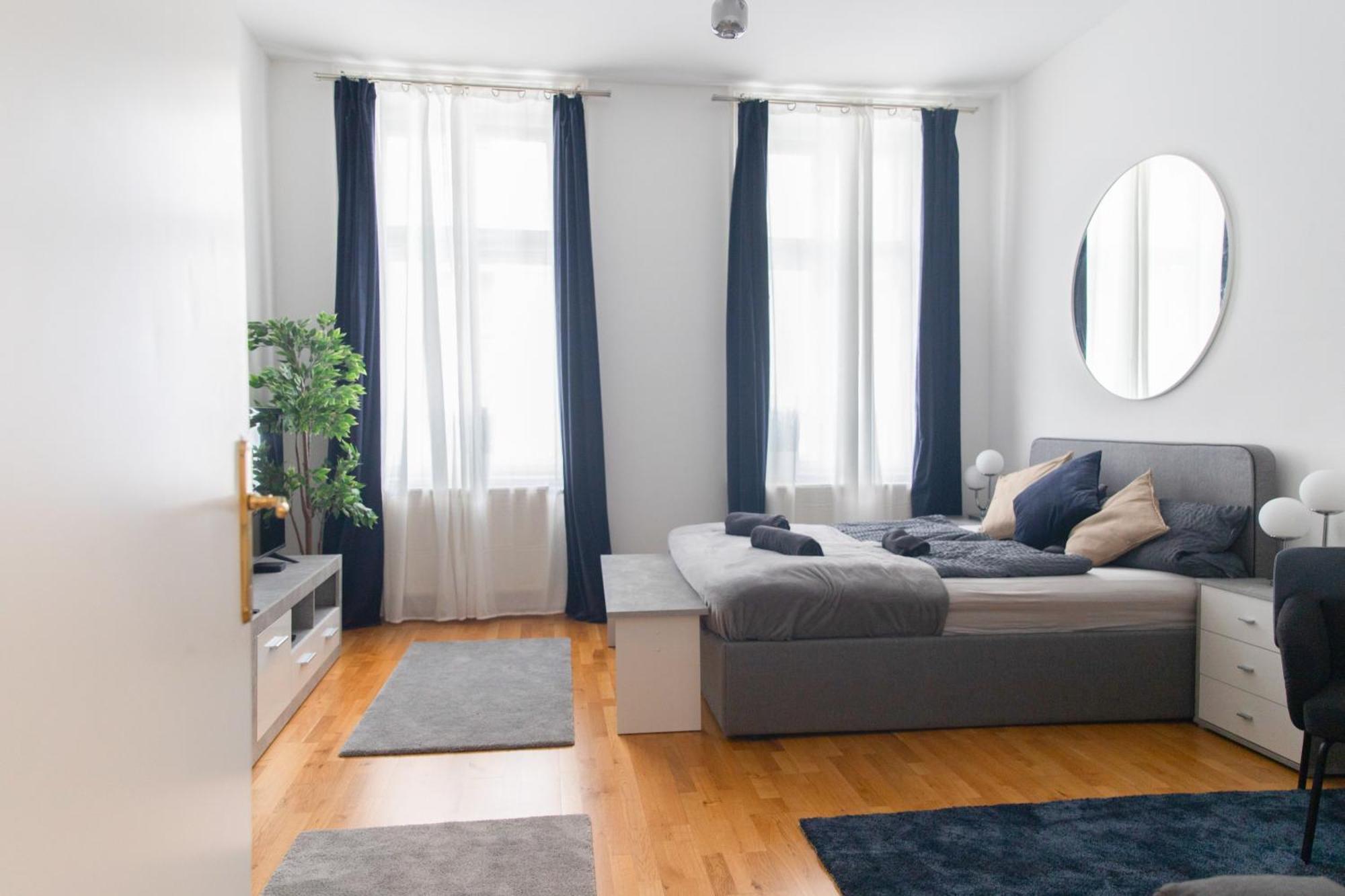 Next To Shopping Street And Subway Station, Few Minutes To Stephansplatz Apartment Wien