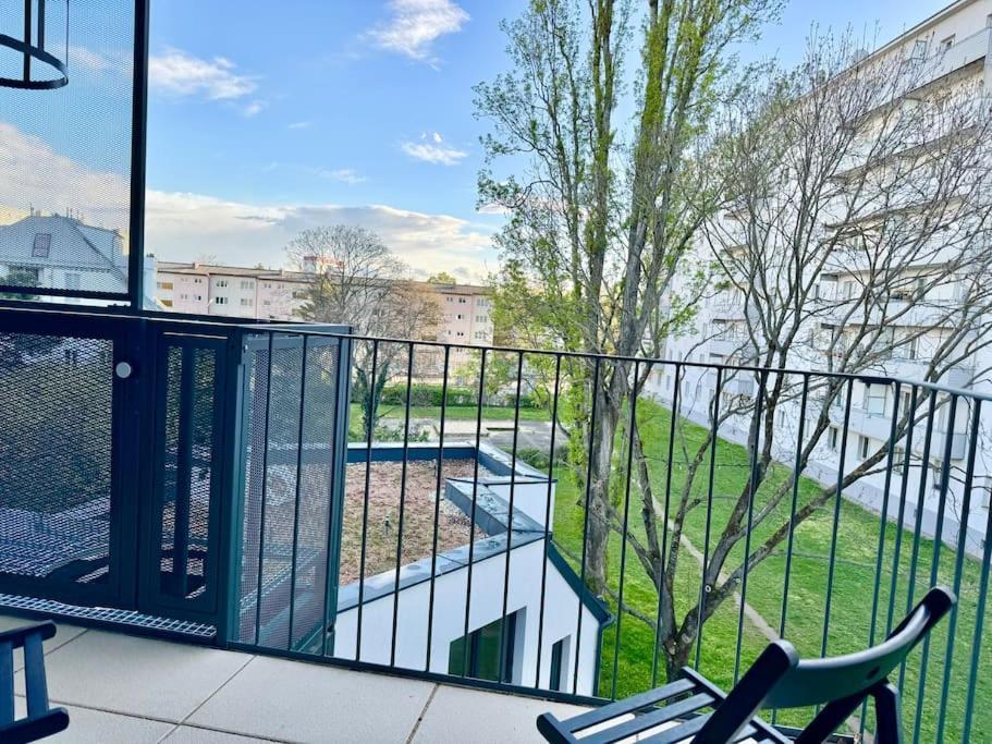 Apartment Modern Danube With Balcony