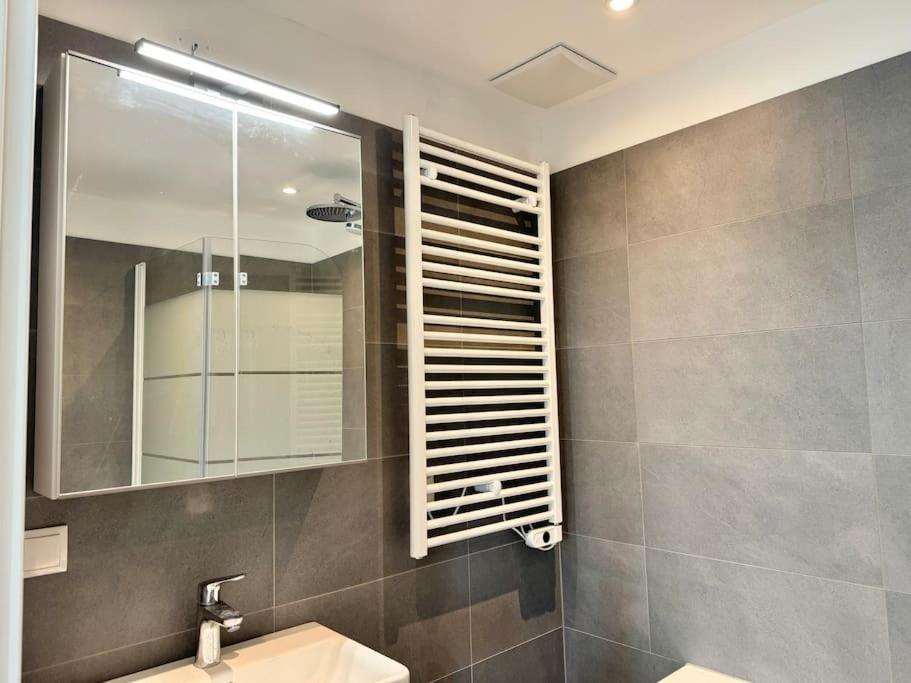Apartment Modern Danube With Balcony *