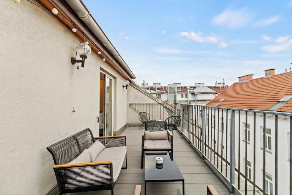 Spacious Next To Shopping Mall With Balcony * Vienna