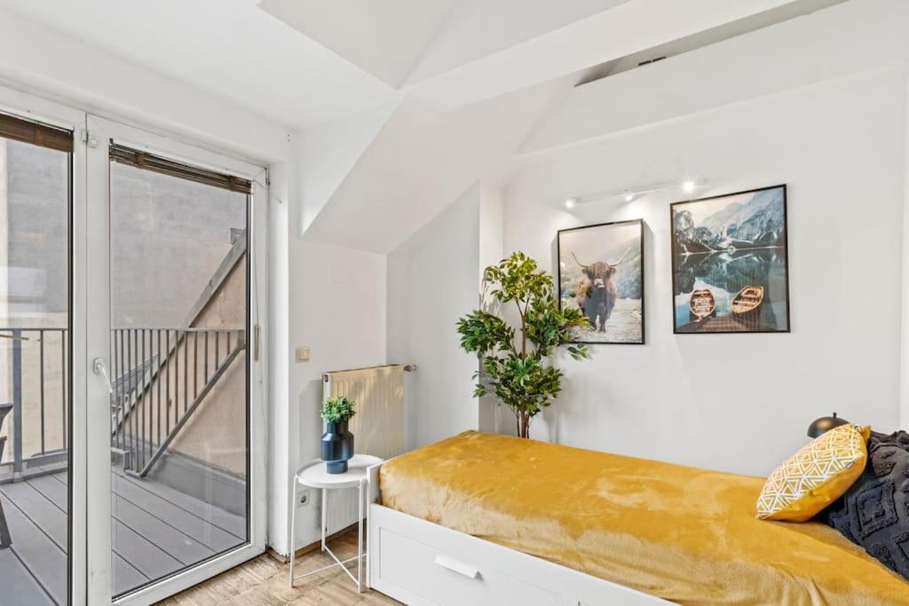 Spacious Next To Shopping Mall With Balcony * Vienna
