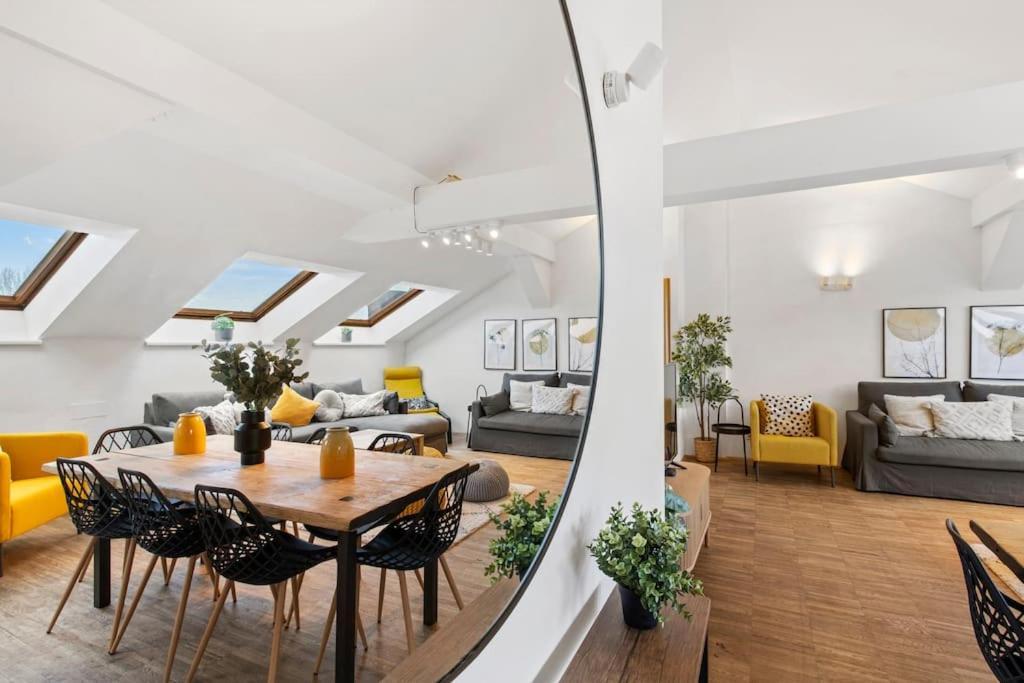 Spacious Next To Shopping Mall With Balcony * Vienna