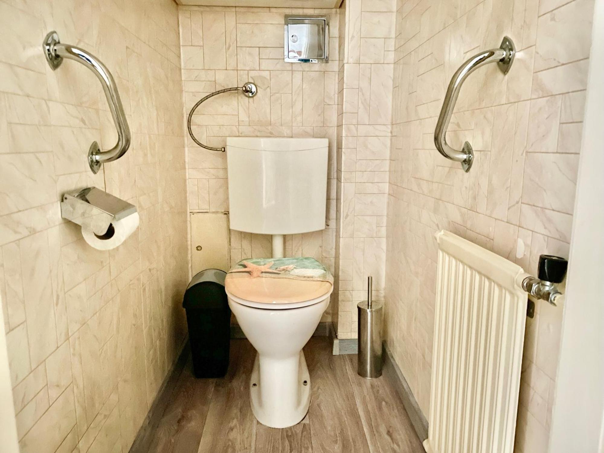 Apartment Spacious Flat Near Akh And Metro Vienna