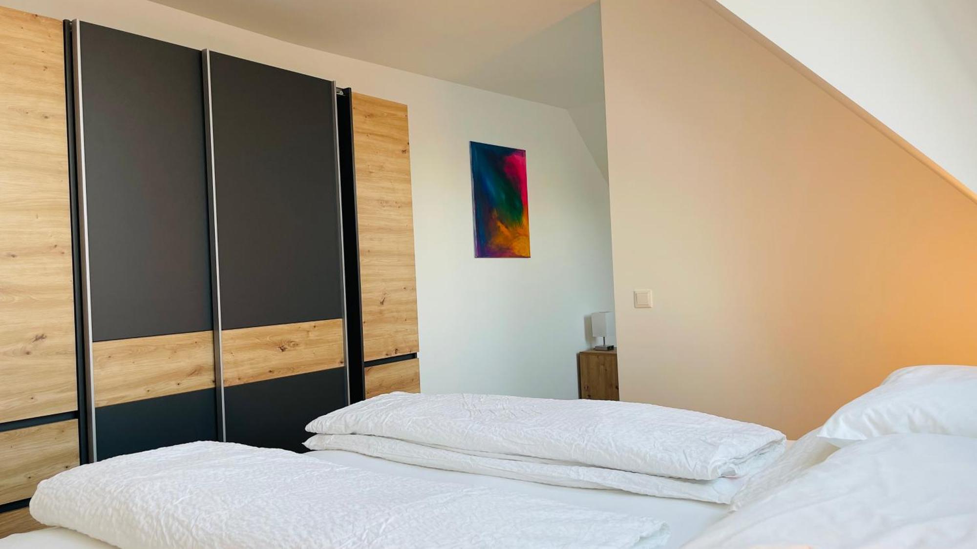 Spacious Penthouse - 4 For Up To 10 Guests - Contactless Check-in