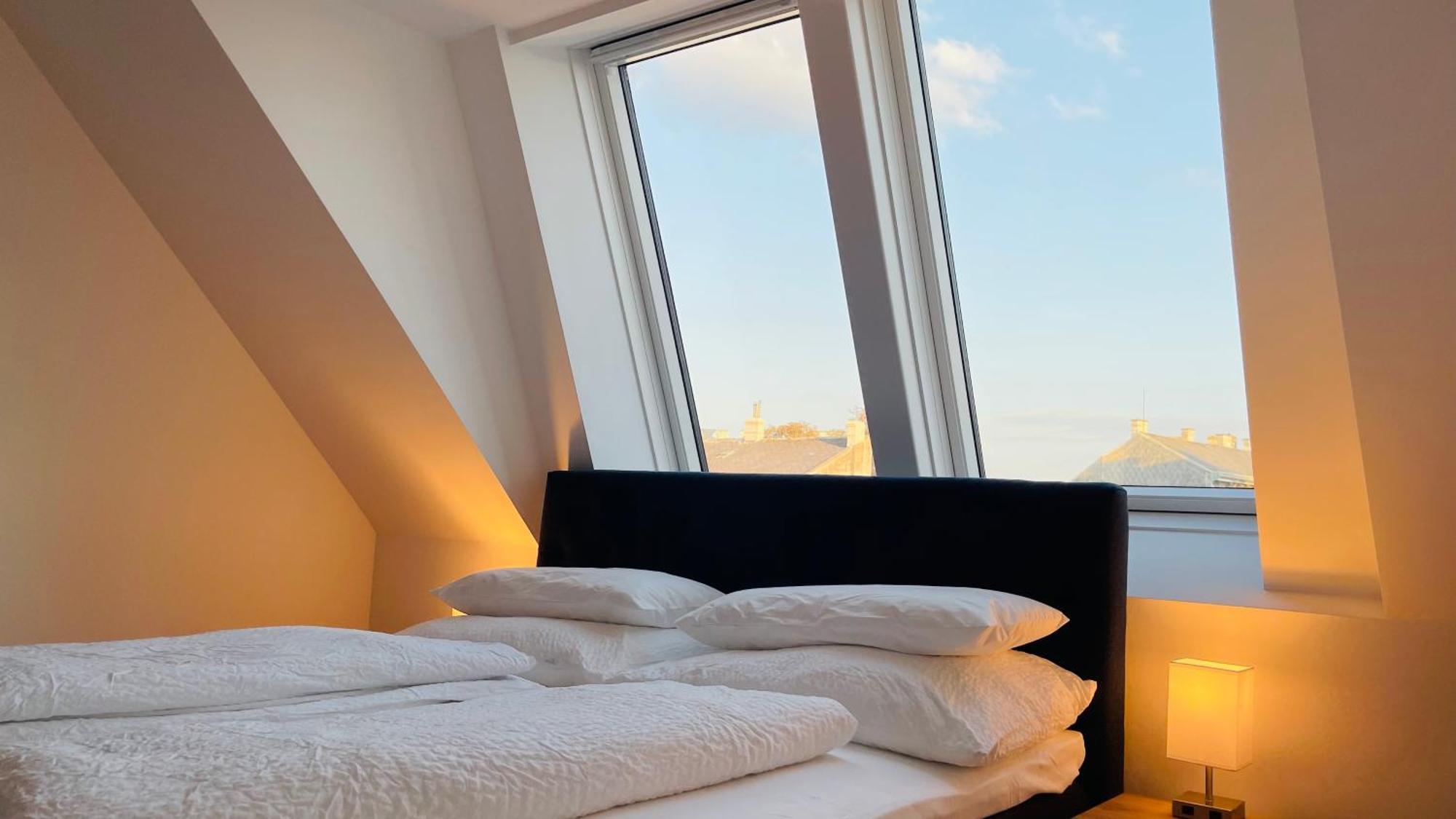 Spacious Penthouse - 4 For Up To 10 Guests - Contactless Check-in Vienna