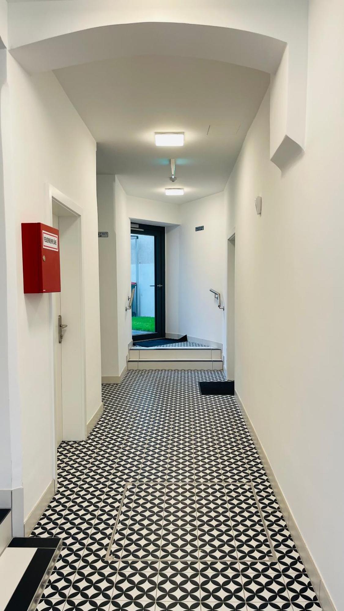 Spacious Penthouse - 4 For Up To 10 Guests - Contactless Check-in Apartment Vienna