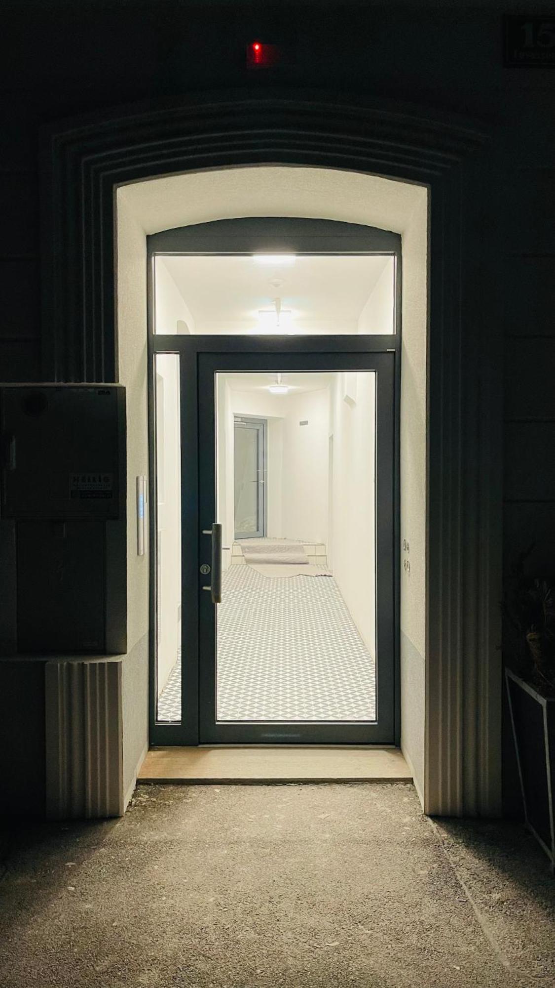Apartment Spacious Penthouse - 4 For Up To 10 Guests - Contactless Check-in