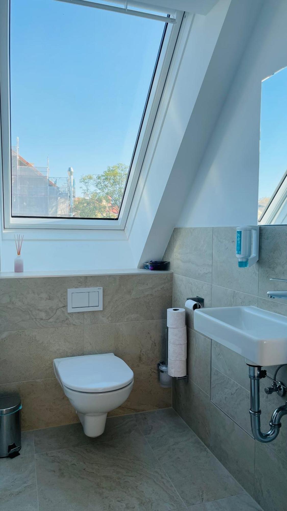 Spacious Penthouse - 4 For Up To 10 Guests - Contactless Check-in * Vienna