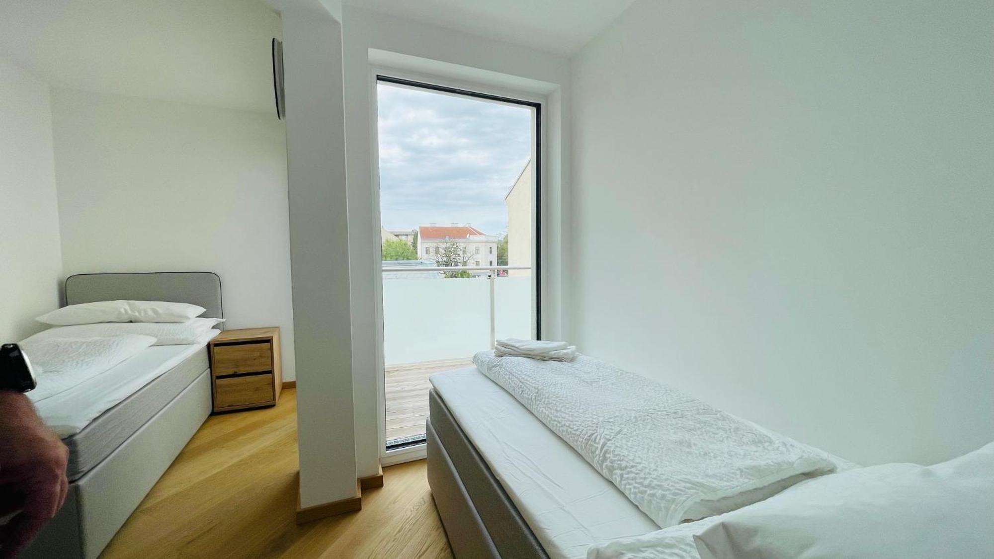 Apartment Spacious Penthouse - 4 For Up To 10 Guests - Contactless Check-in Vienna