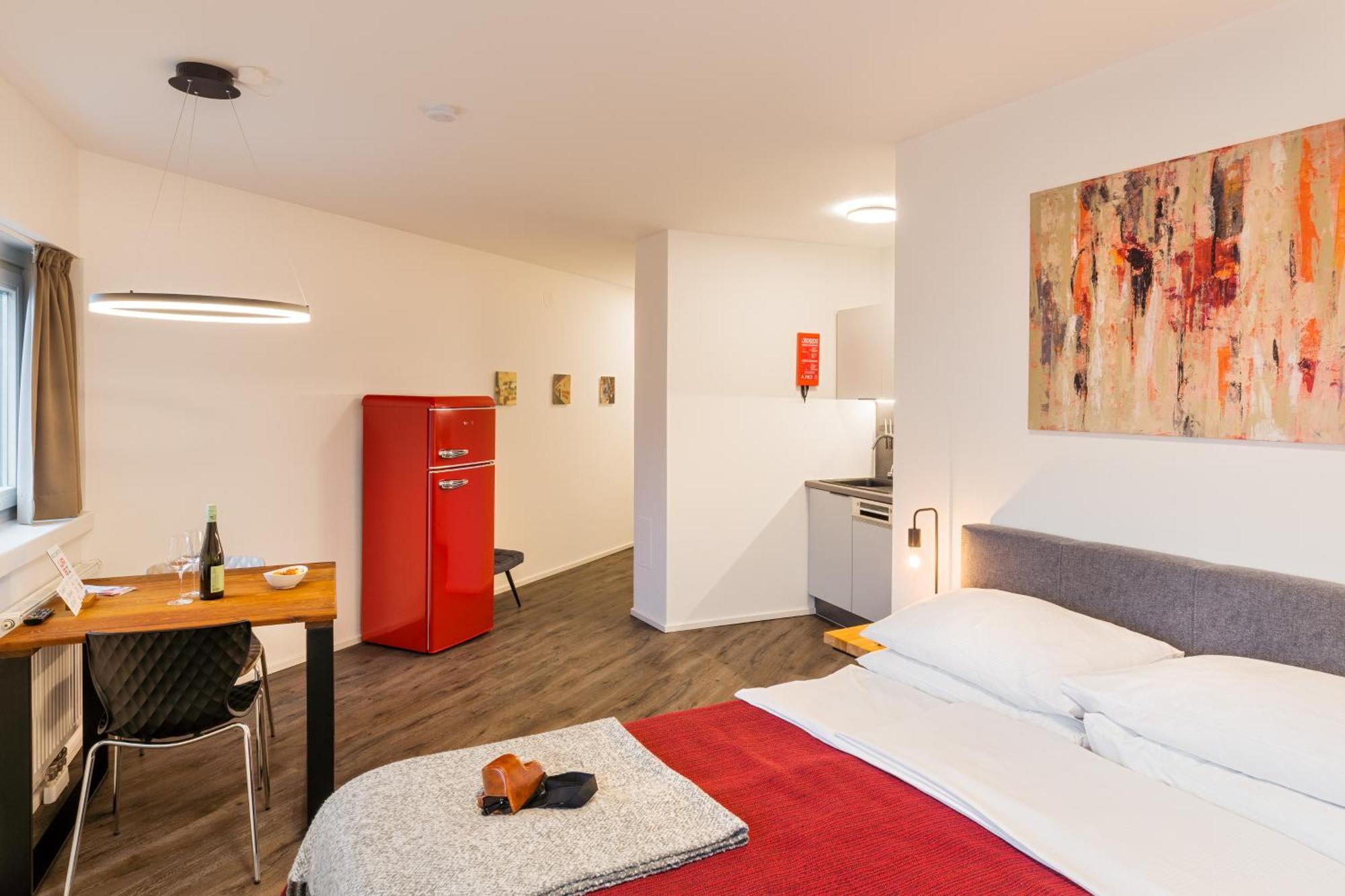 Urban Island I Riverside Apartment