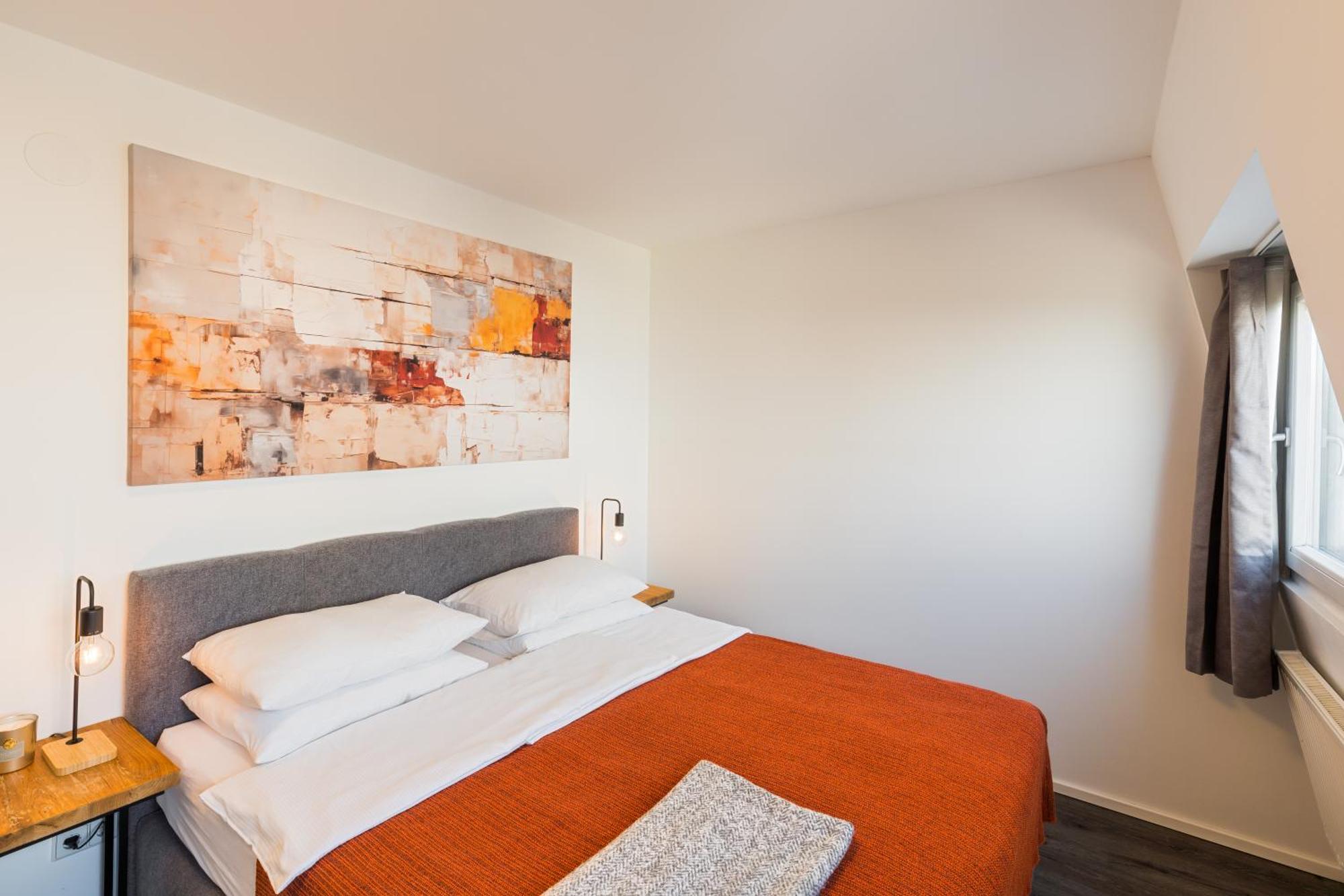 Urban Island I Riverside Apartment Vienna