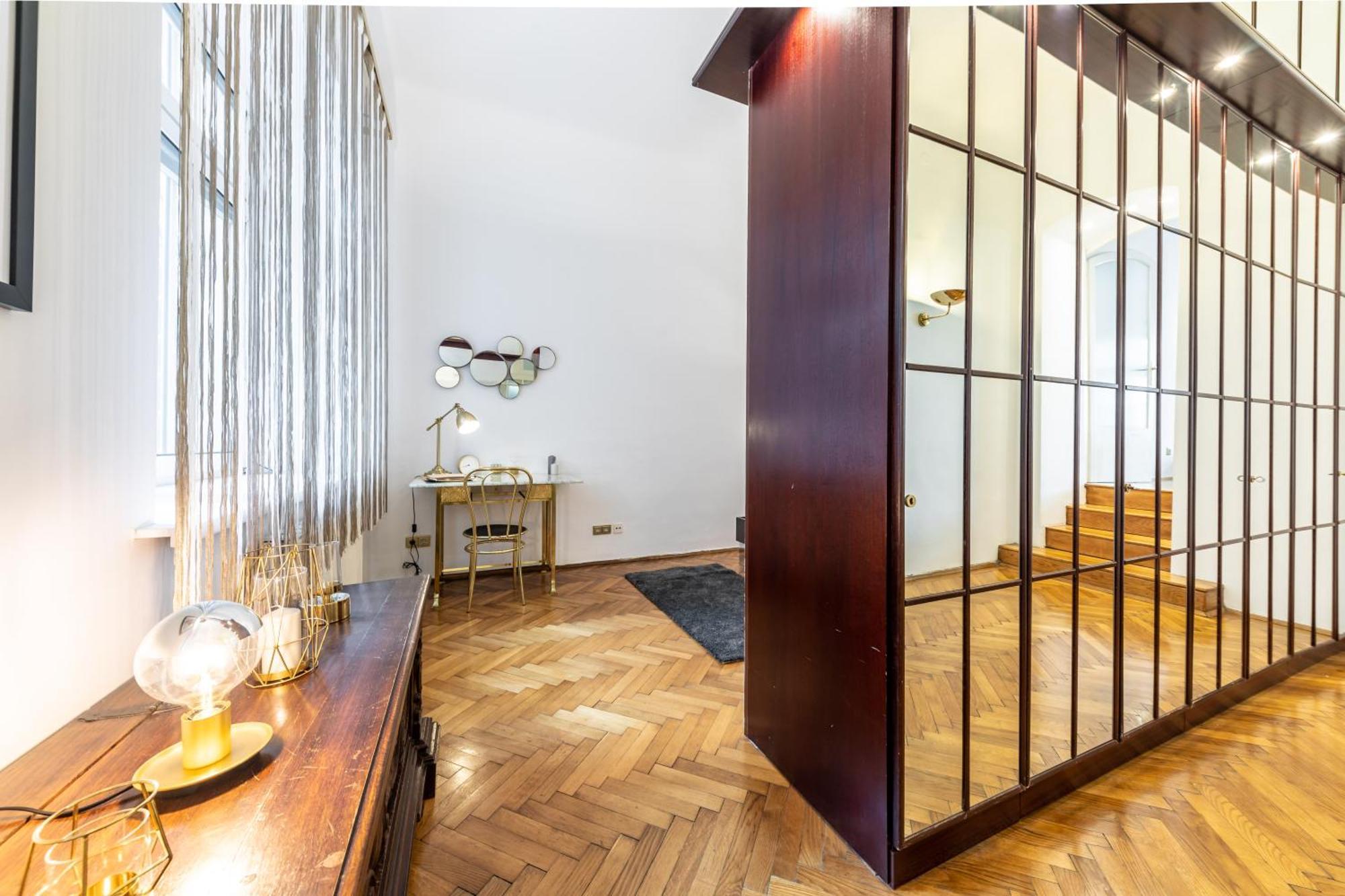 The Hub By Jr * Vienna