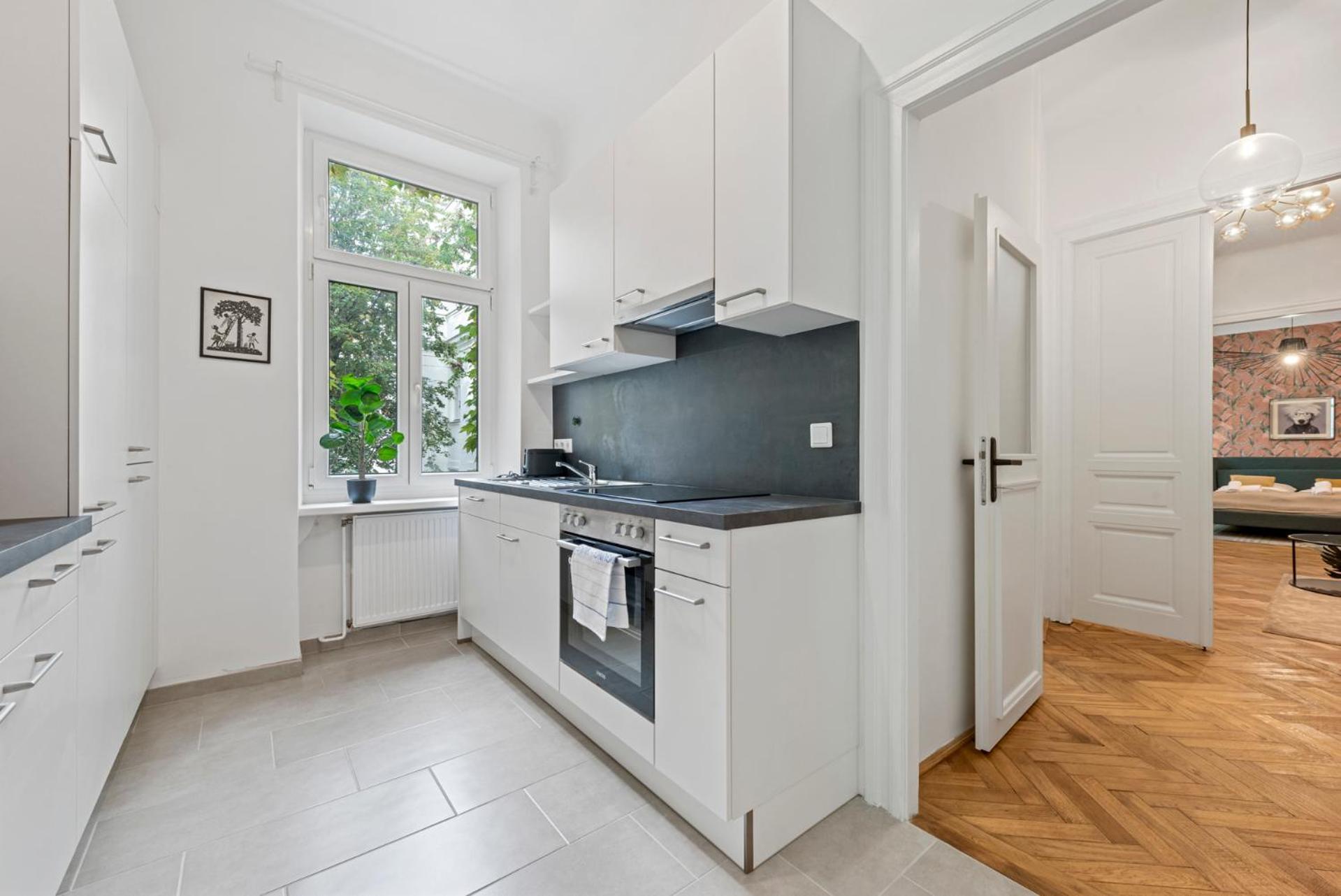 4ty3 - Spacious In The Heart Of The 8th District Is Calling Wien
