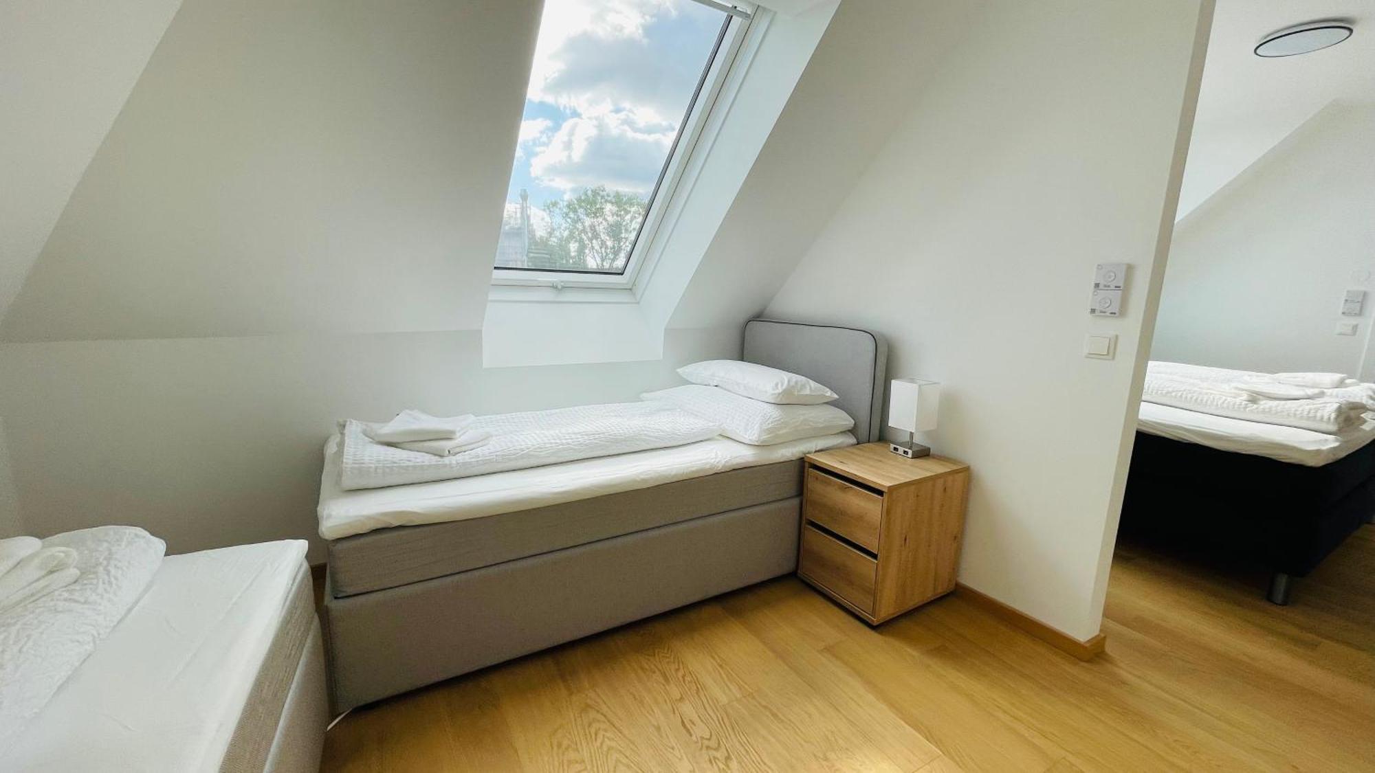 Apartment Spacious Penthouse - 4 For Up To 10 Guests - Contactless Check-in