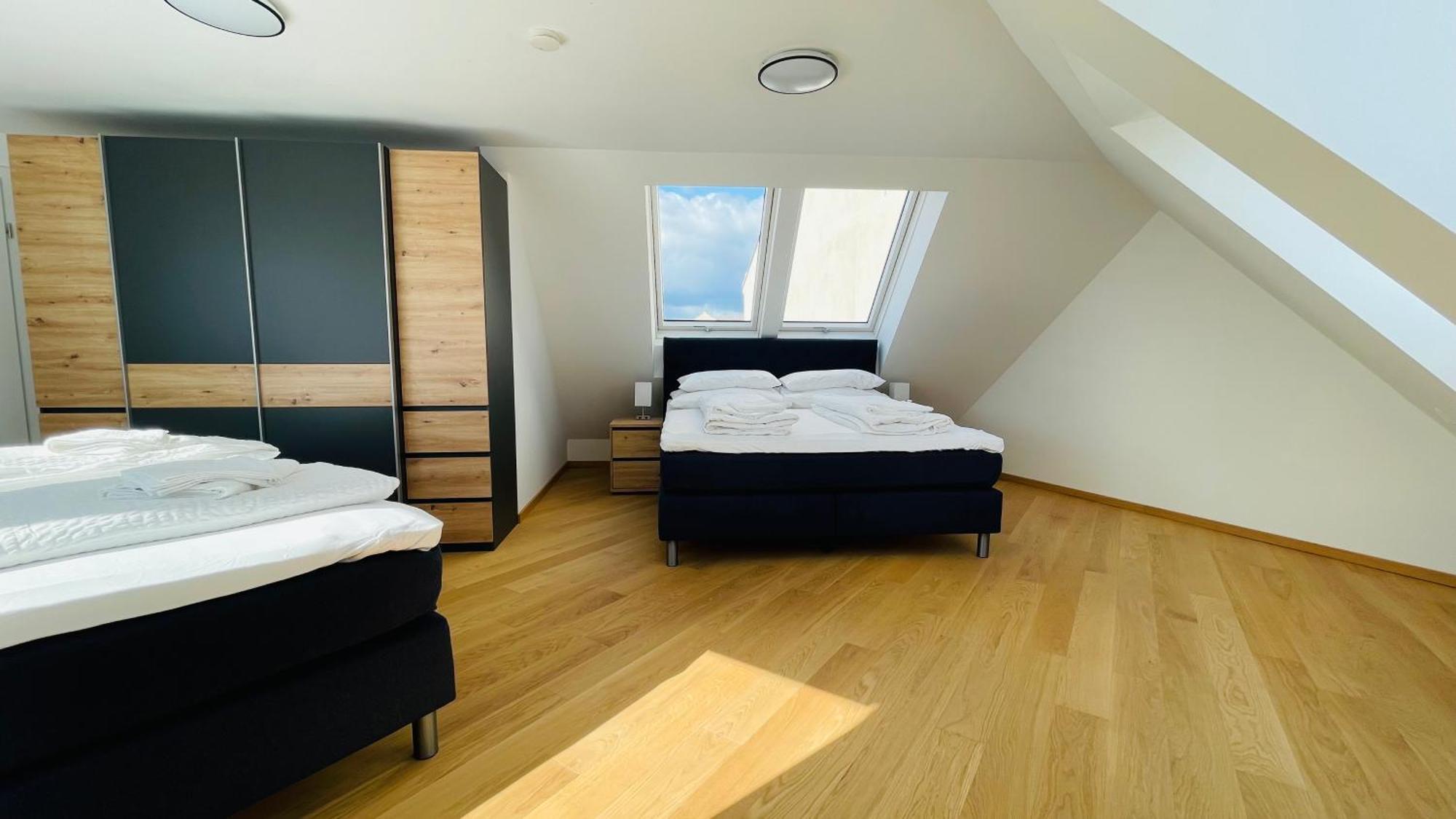Apartment Spacious Penthouse - 4 For Up To 10 Guests - Contactless Check-in
