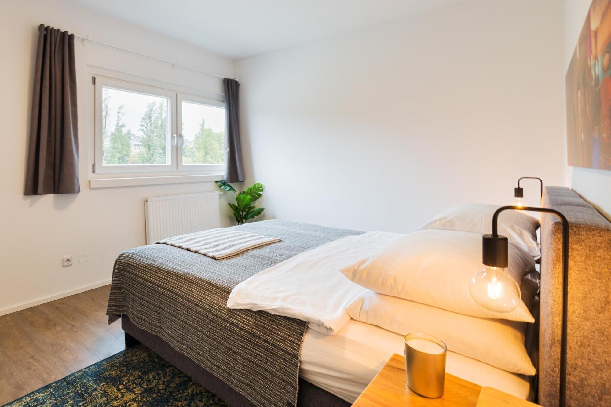 Urban Island I Riverside Apartment