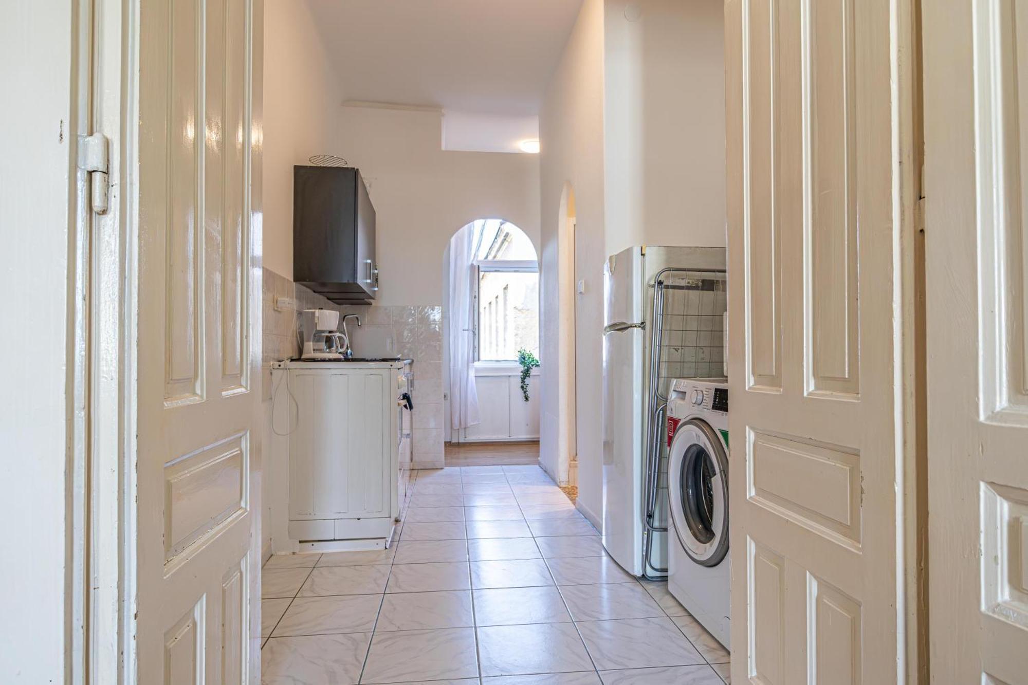 Apartment Lovely Shared At Prime Location For Longstays *