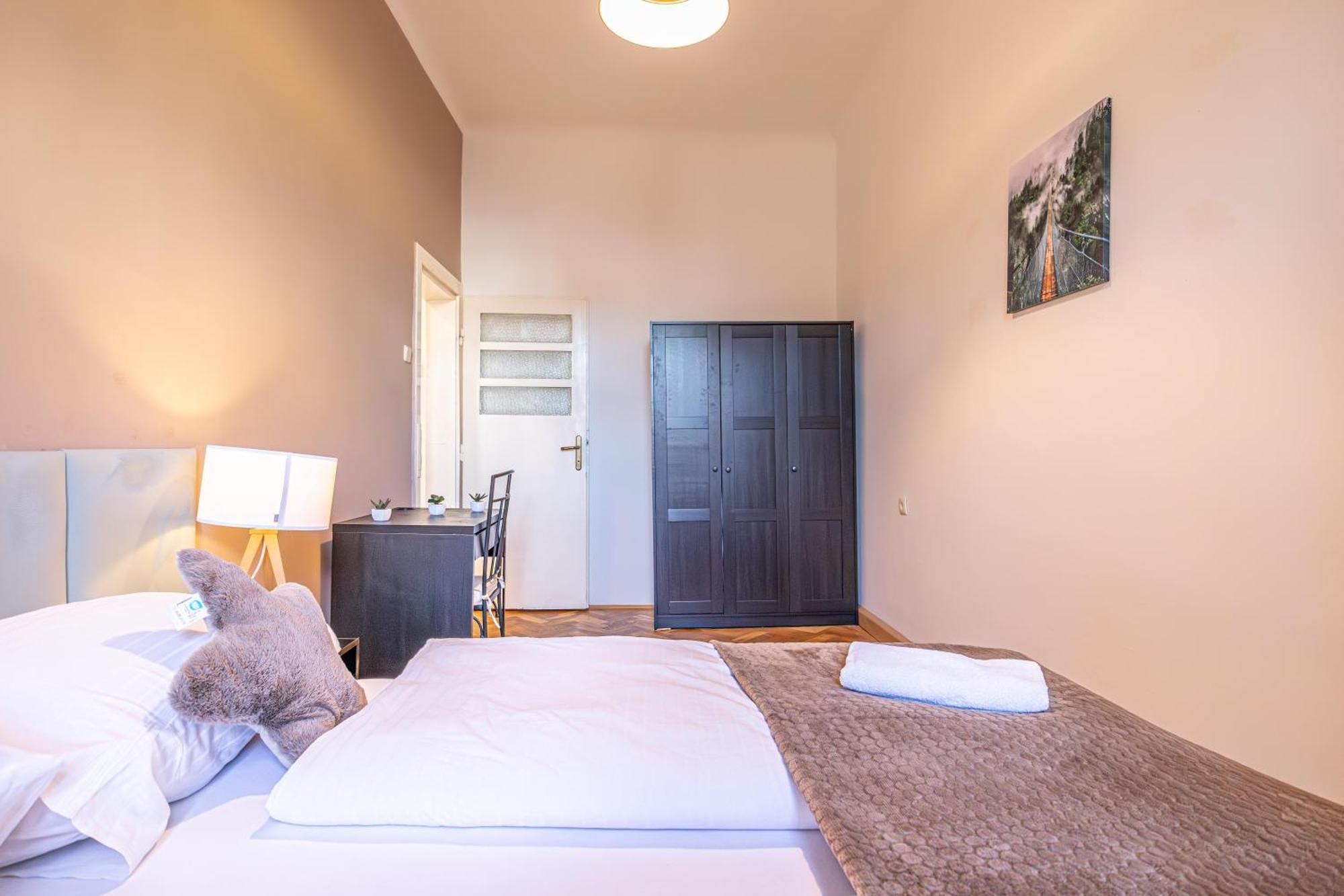 Lovely Shared At Prime Location For Longstays *