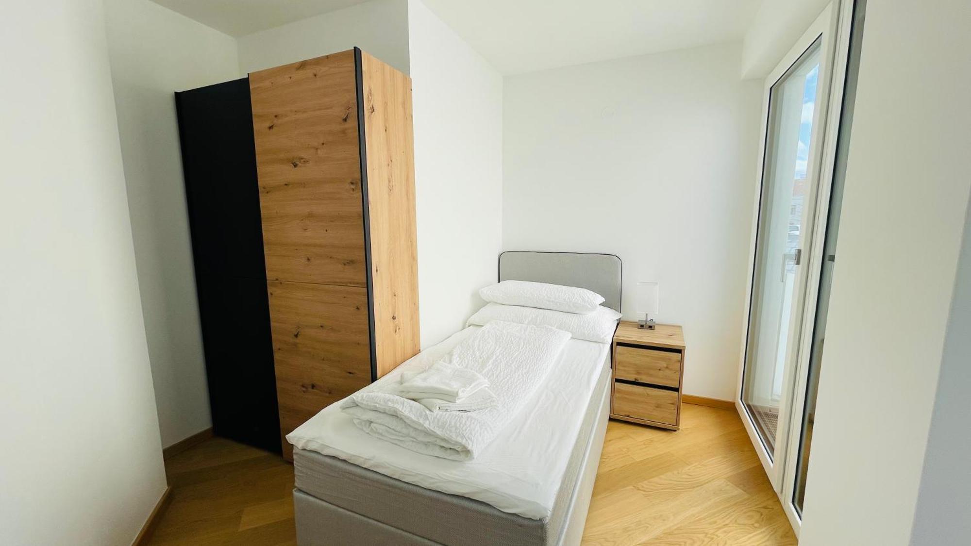 Apartment Spacious Penthouse - 4 For Up To 10 Guests - Contactless Check-in
