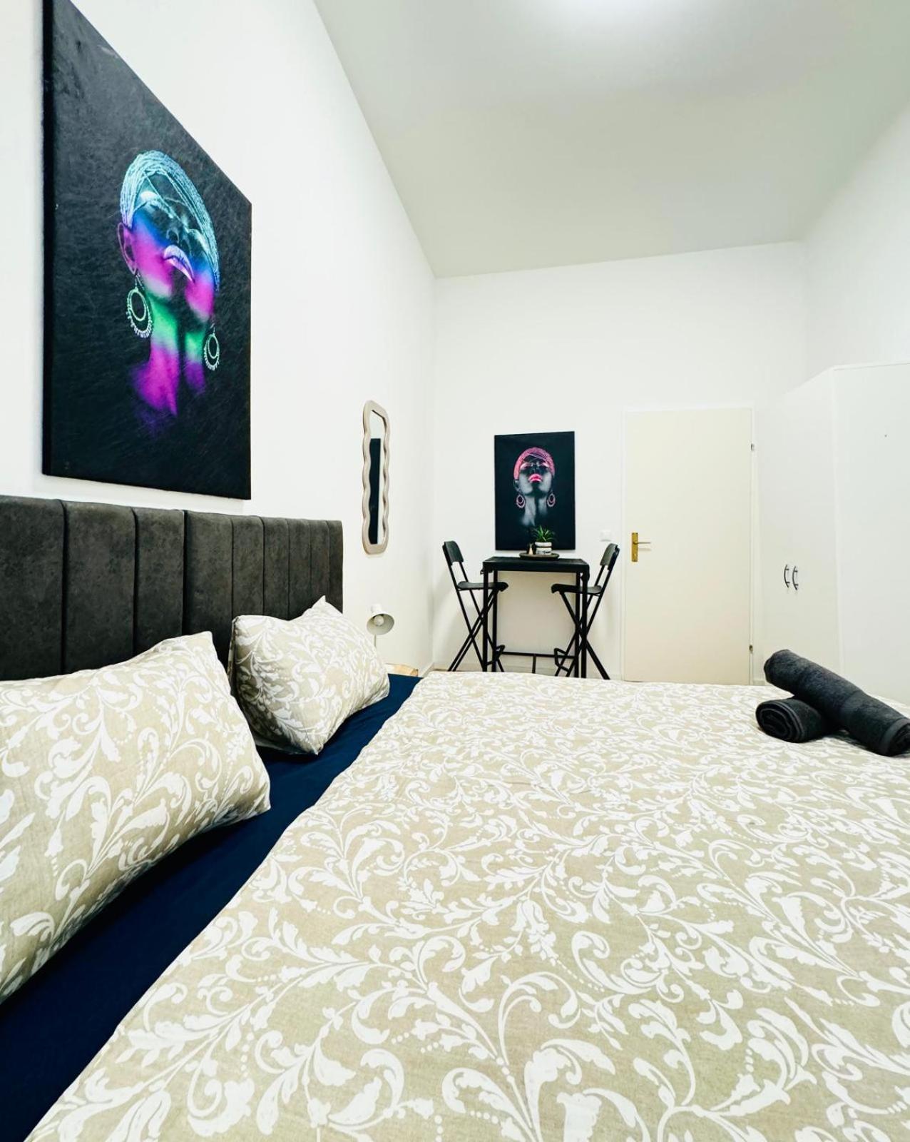 4br Shared With View Only 7- Min To Westbahnhof Wien