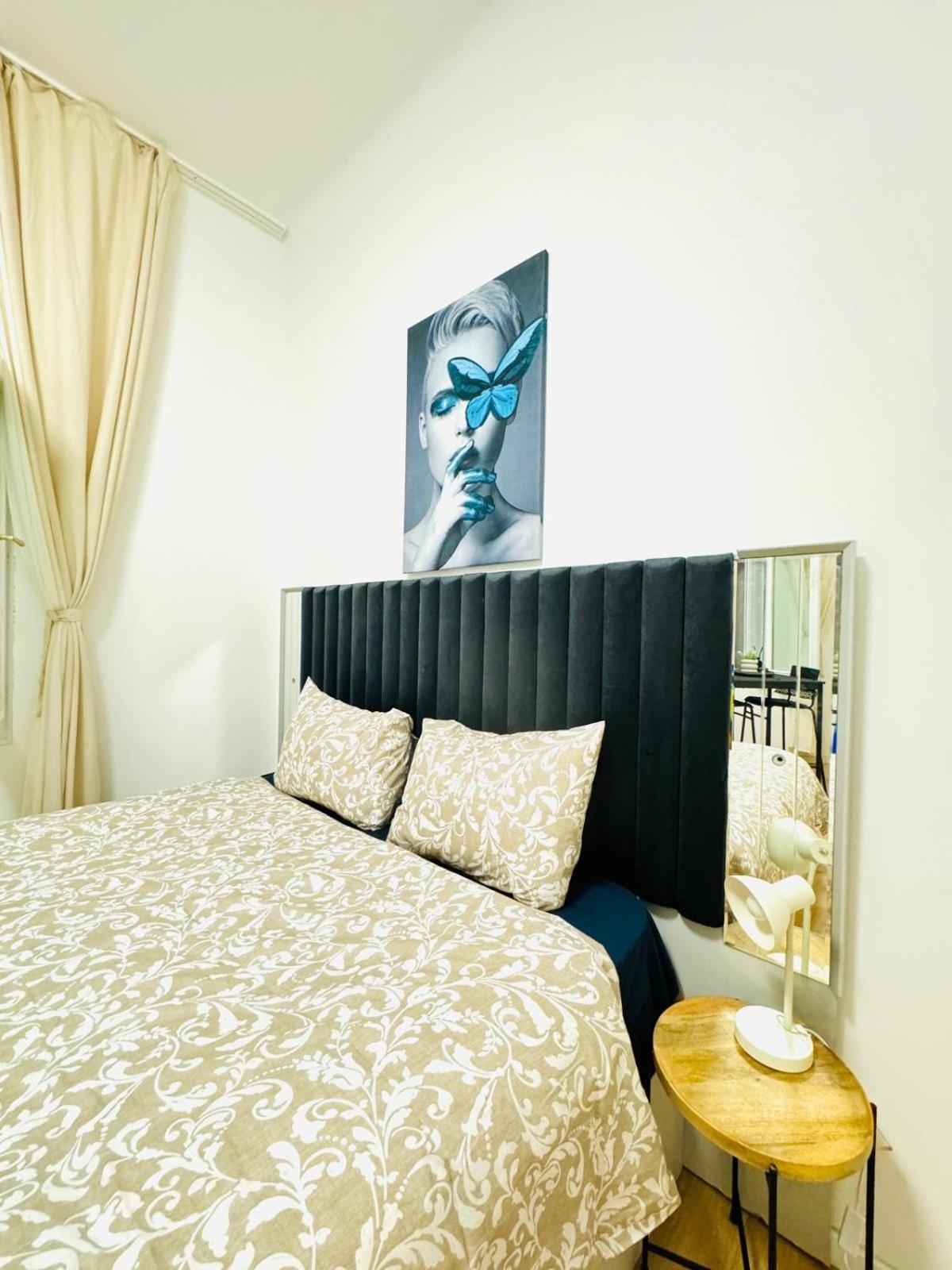 4br Shared With View Only 7- Min To Westbahnhof Wien