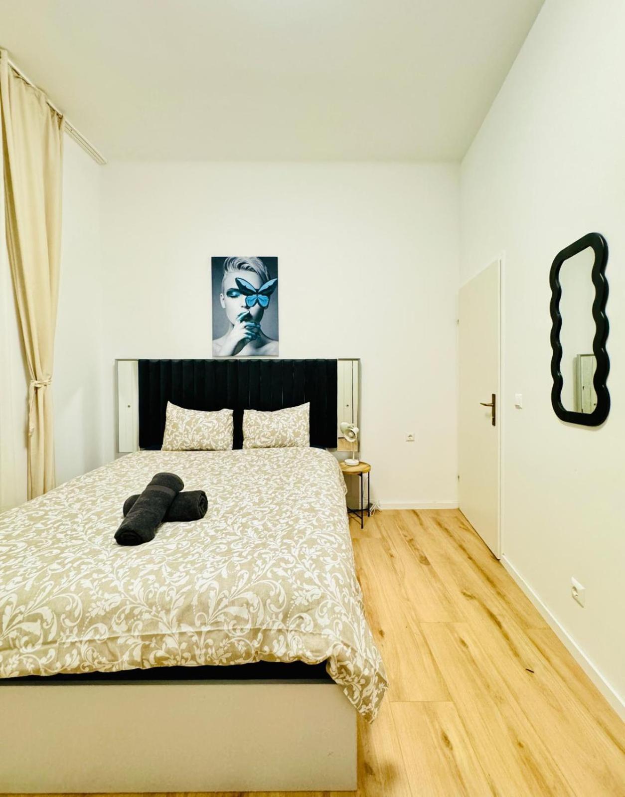 Apartment 4br Shared With View Only 7- Min To Westbahnhof Wien