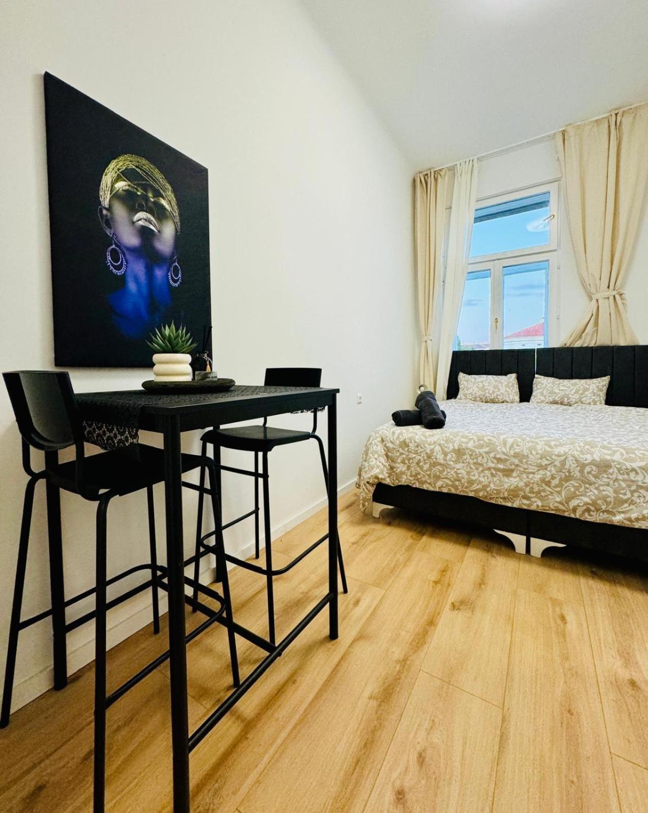 4br Shared With View Only 7- Min To Westbahnhof Apartment *