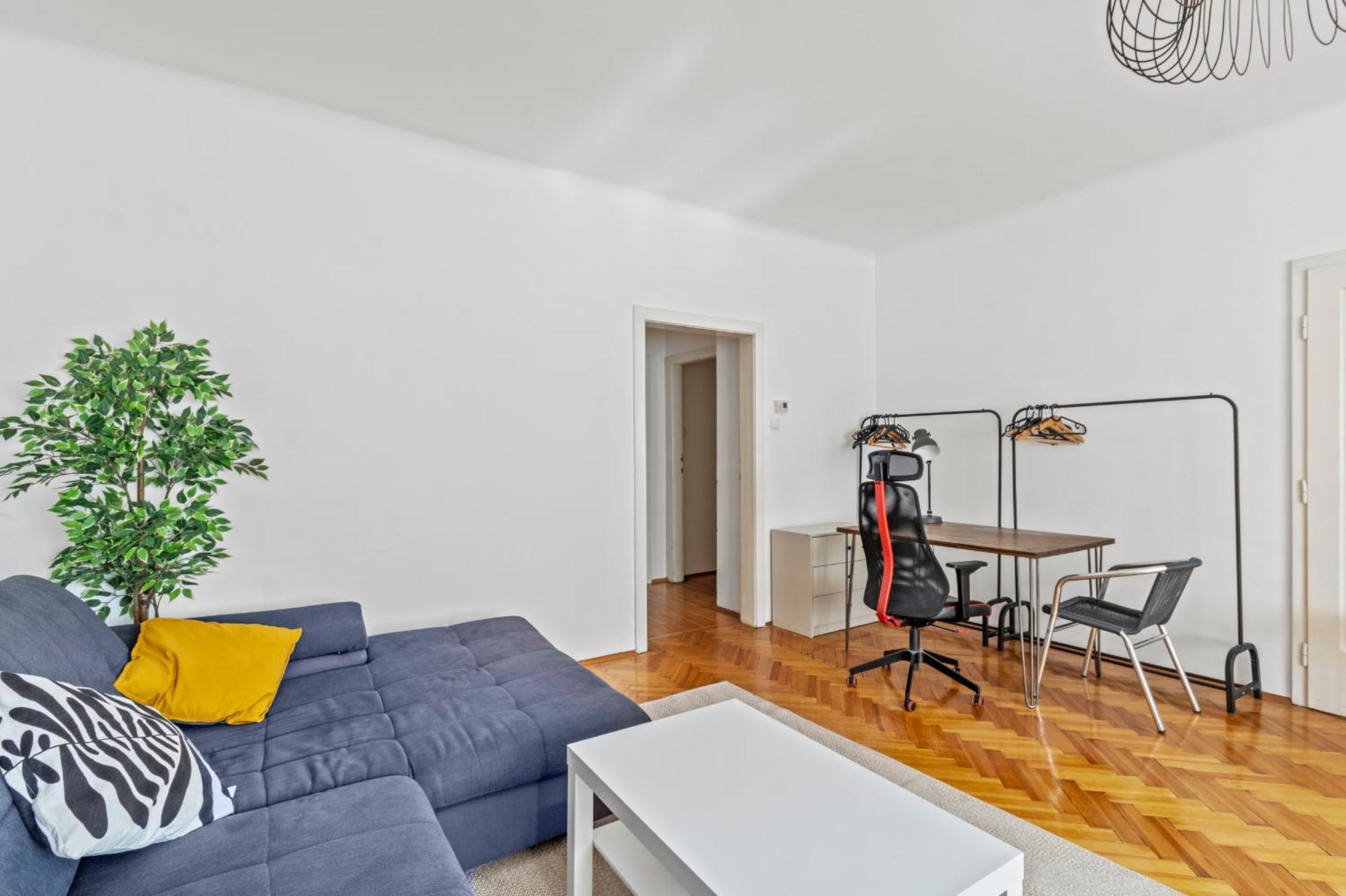 Zentrale Fuer 12 Gaeste - 4 Schlafzimmer *