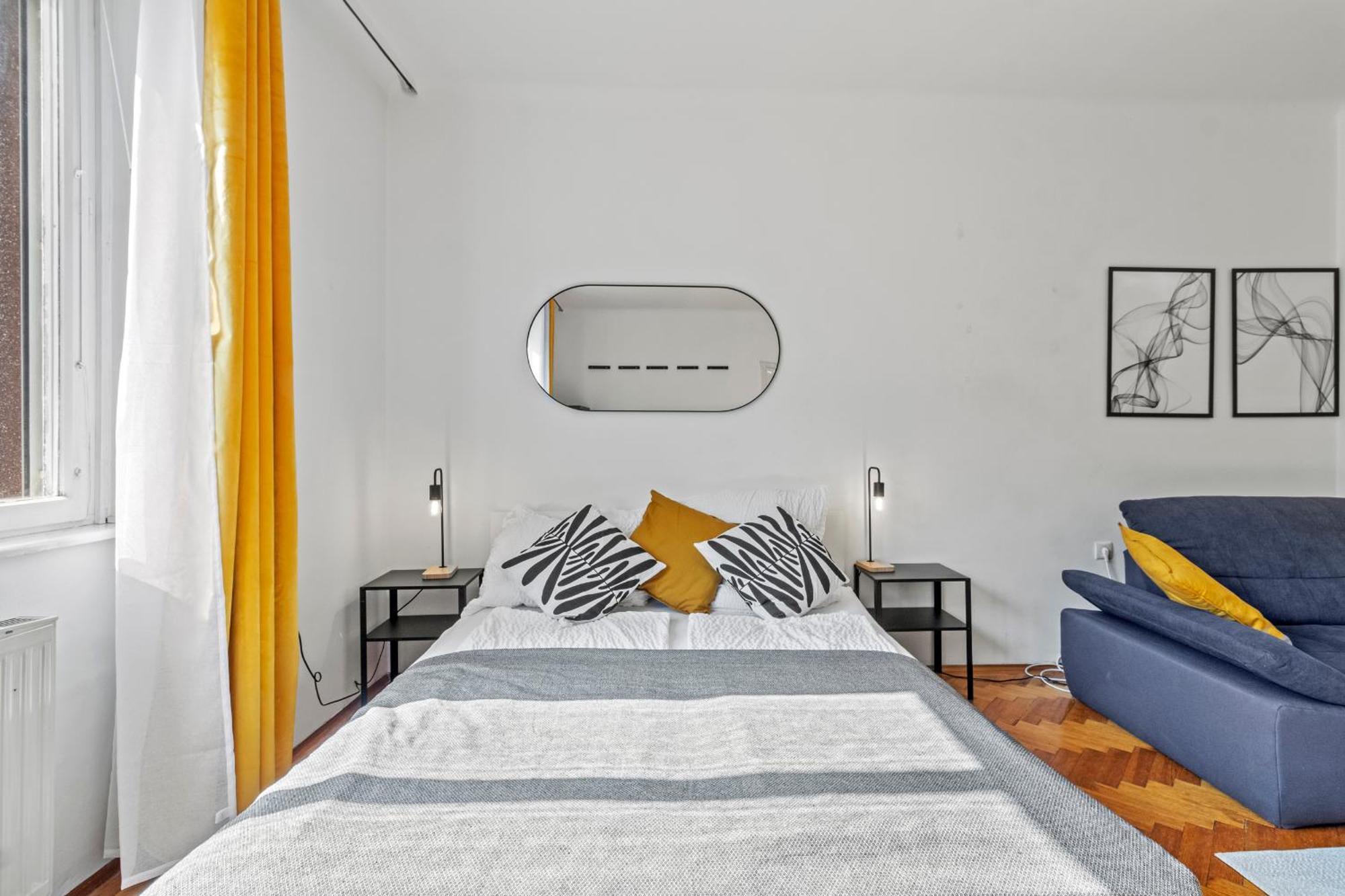 Zentrale Fuer 12 Gaeste - 4 Schlafzimmer *
