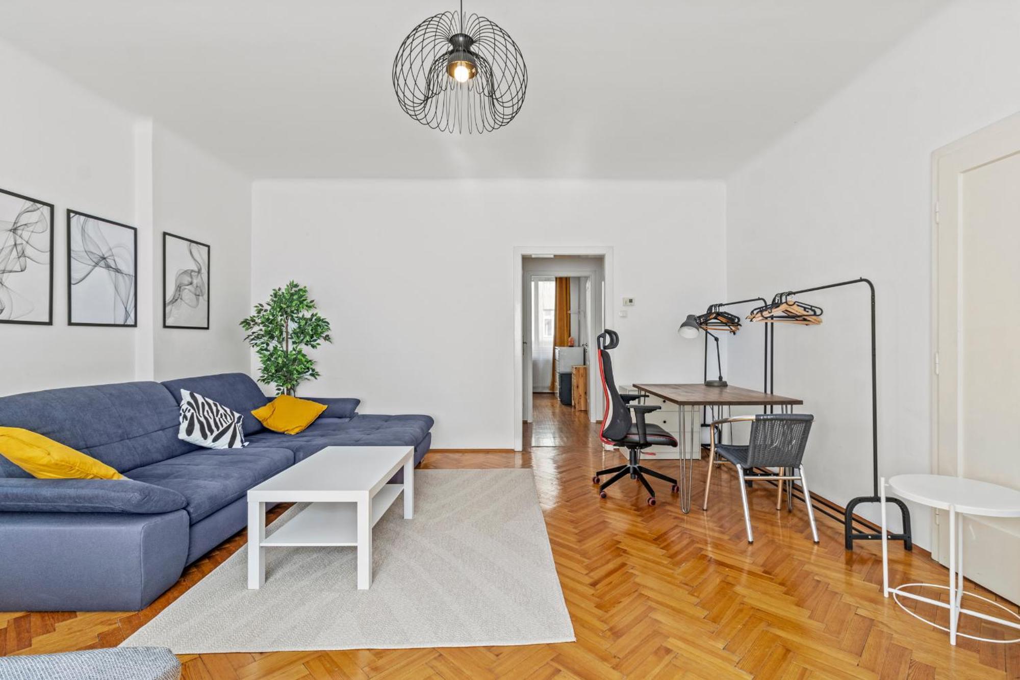 Apartment Zentrale Fuer 12 Gaeste - 4 Schlafzimmer
