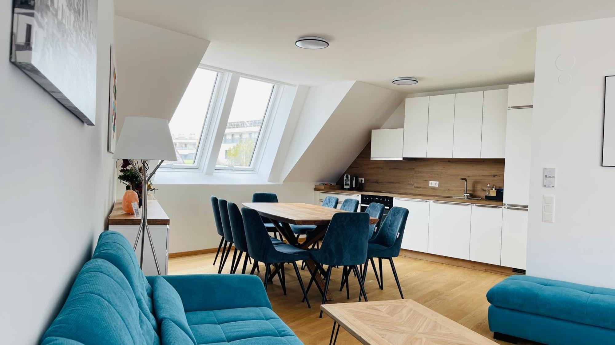 Spacious Penthouse - 4 For Up To 10 Guests - Contactless Check-in Apartment Vienna