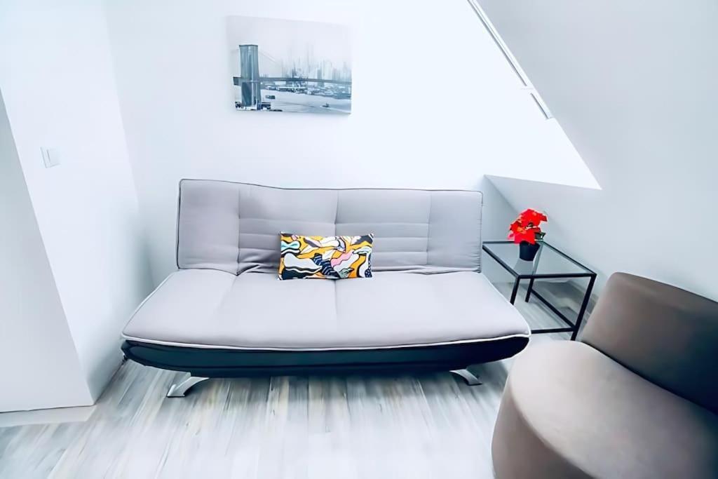 Central 4br Apt With Terrace, 10min Walk To Augarten Vienna