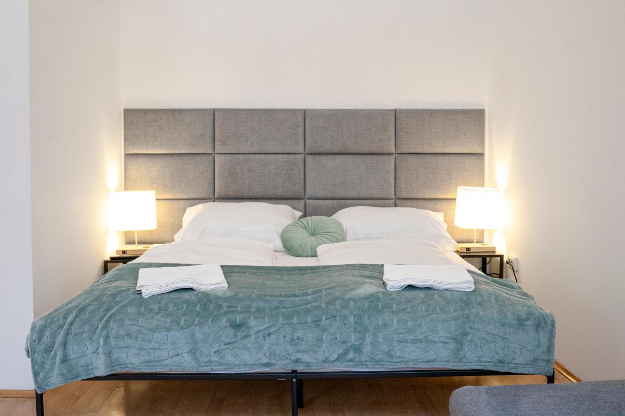Amazing 2br Shared Only 7 Min To Wiener Stadthalle Apartment Vienna
