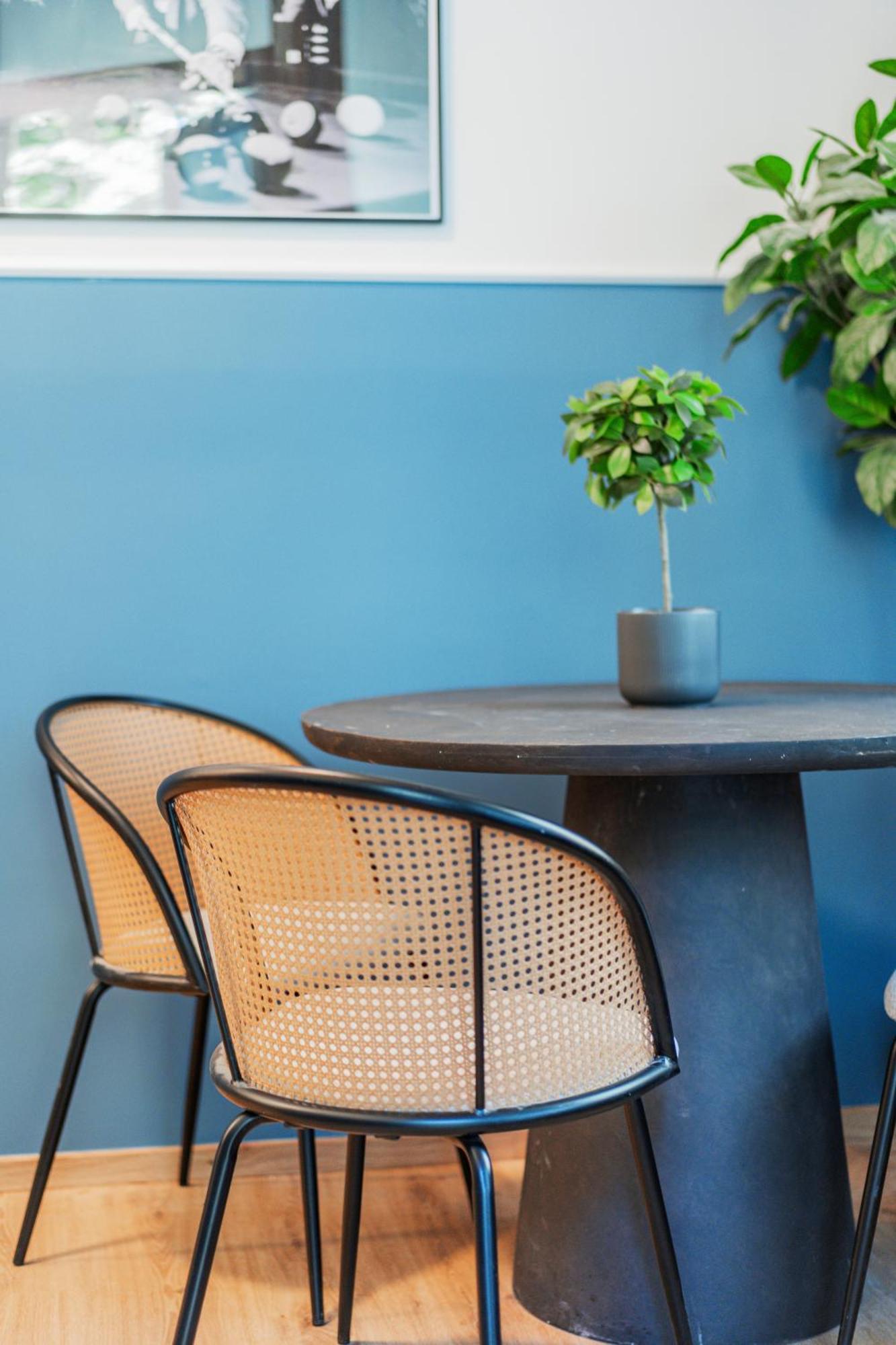 Rive By Home1 Albergue *