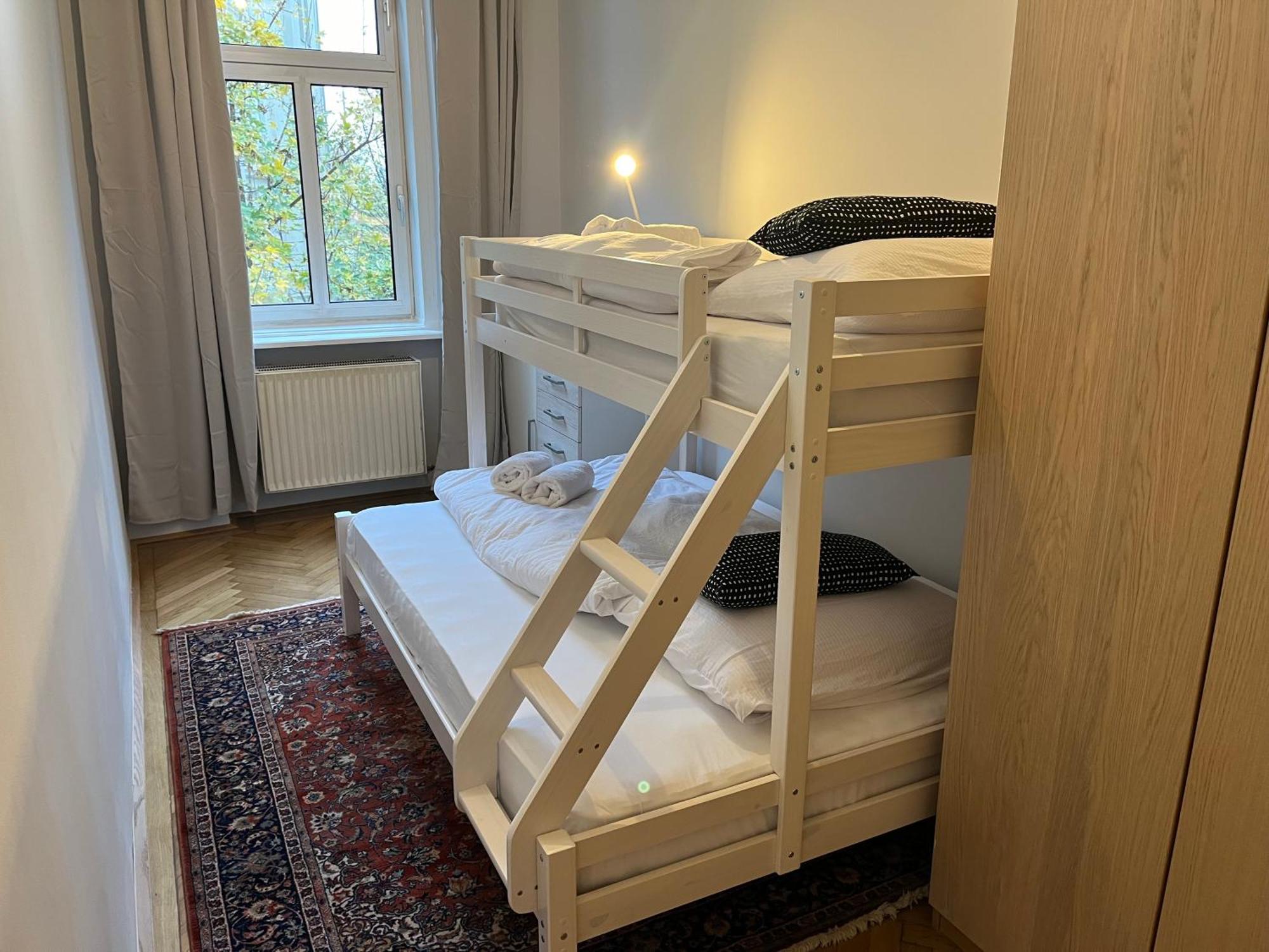 Grosszuegiger Wiener Altbau Gleich Neben Schoenbrunn Appartamento *