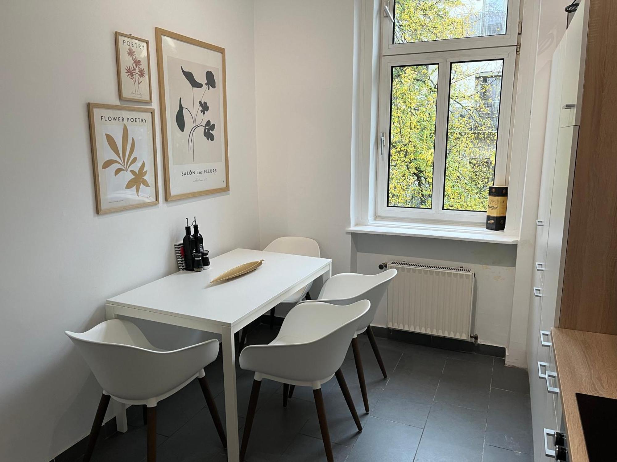 Appartamento Grosszuegiger Wiener Altbau Gleich Neben Schoenbrunn