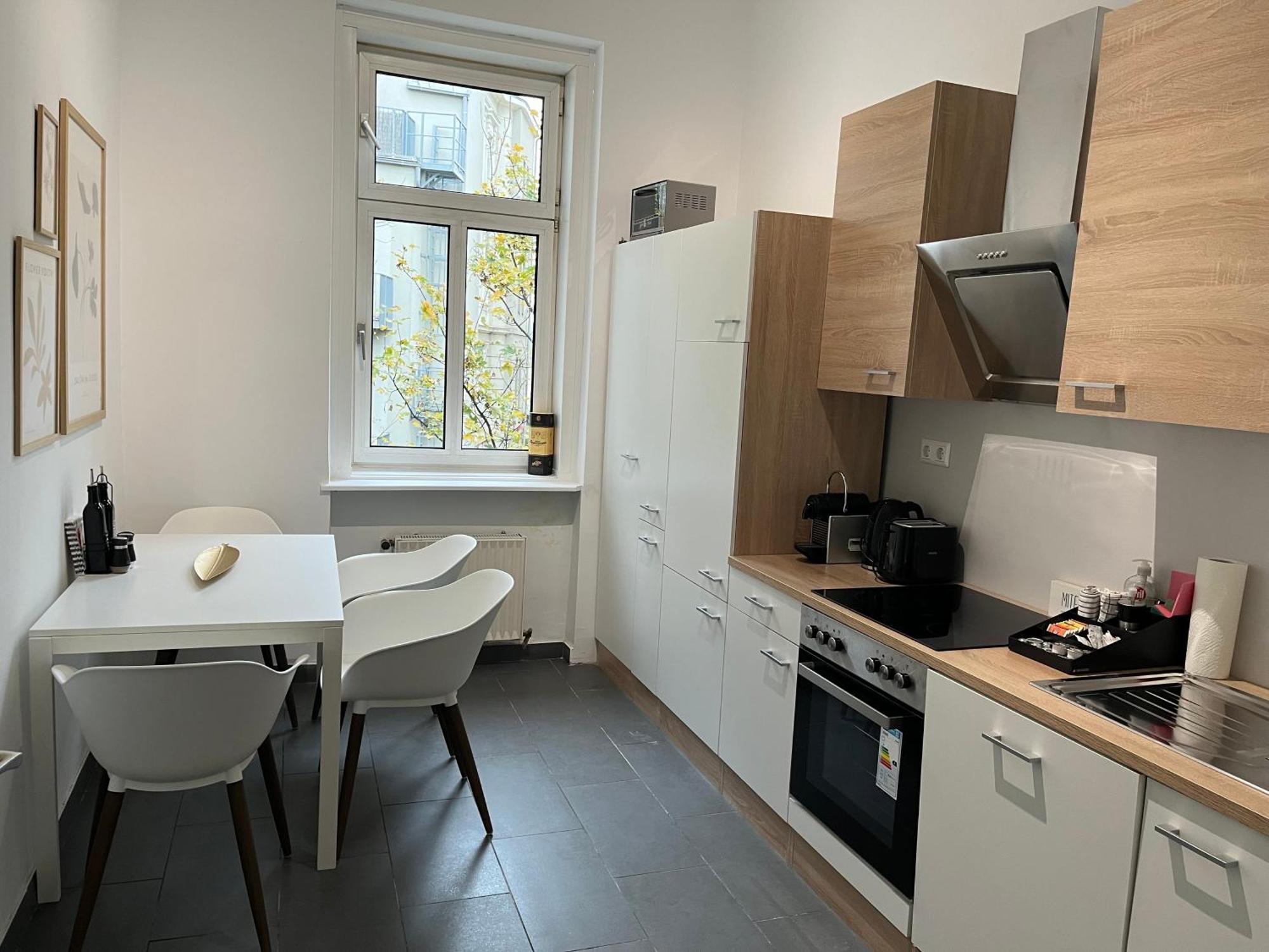 Grosszuegiger Wiener Altbau Gleich Neben Schoenbrunn Appartamento *