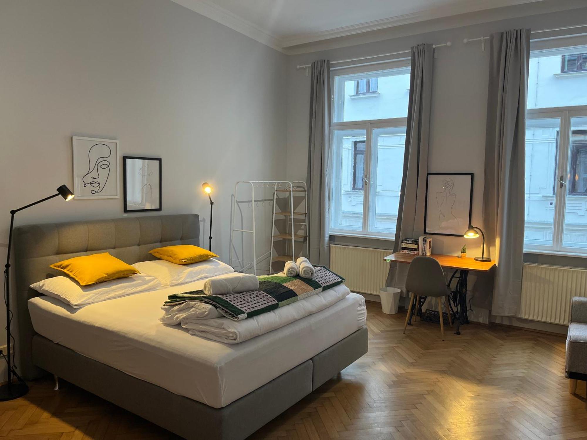 Appartamento Grosszuegiger Wiener Altbau Gleich Neben Schoenbrunn *