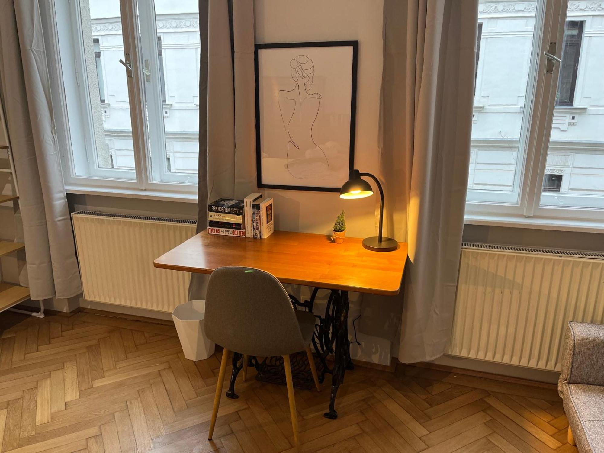 Grosszuegiger Wiener Altbau Gleich Neben Schoenbrunn Appartamento