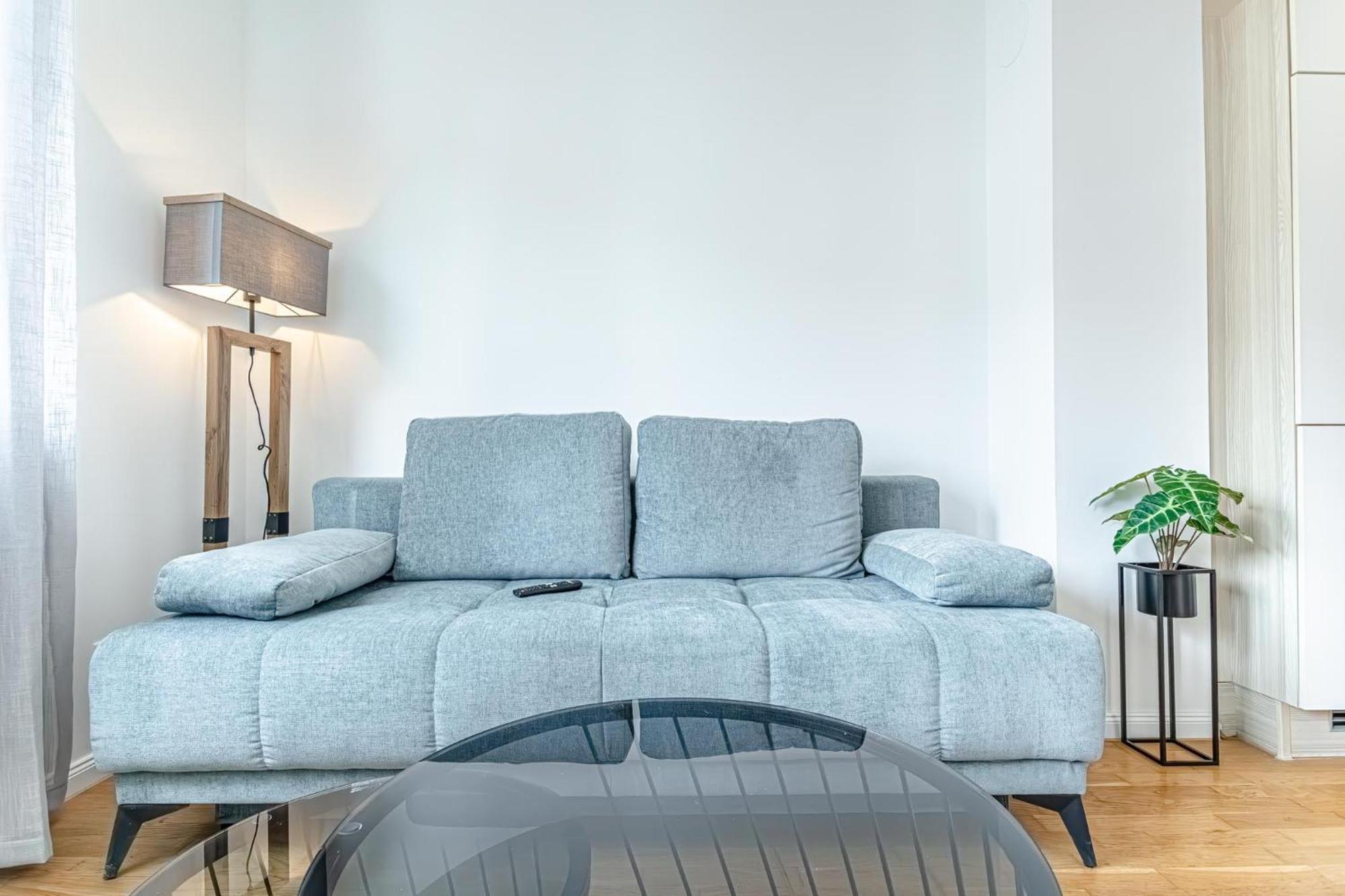 Chic 1br And 1lr In *
