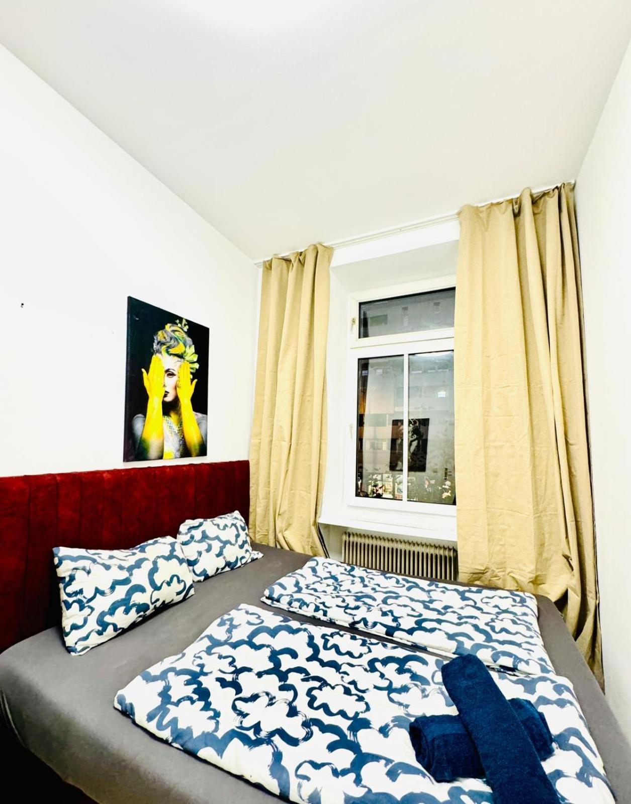 4br In A Shared Apt, 10 Min To Fac Platz Apartment *