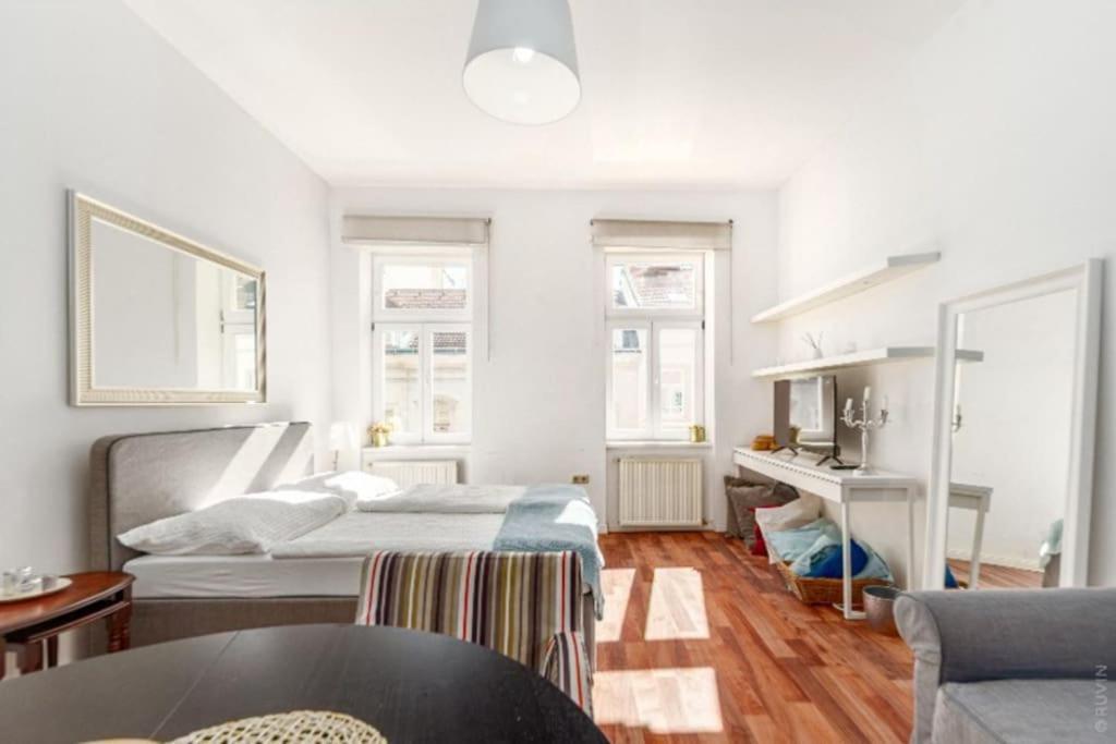 Relocation Or Expats, Only Long Term Stay! 2 Min To Metro Apartamento *