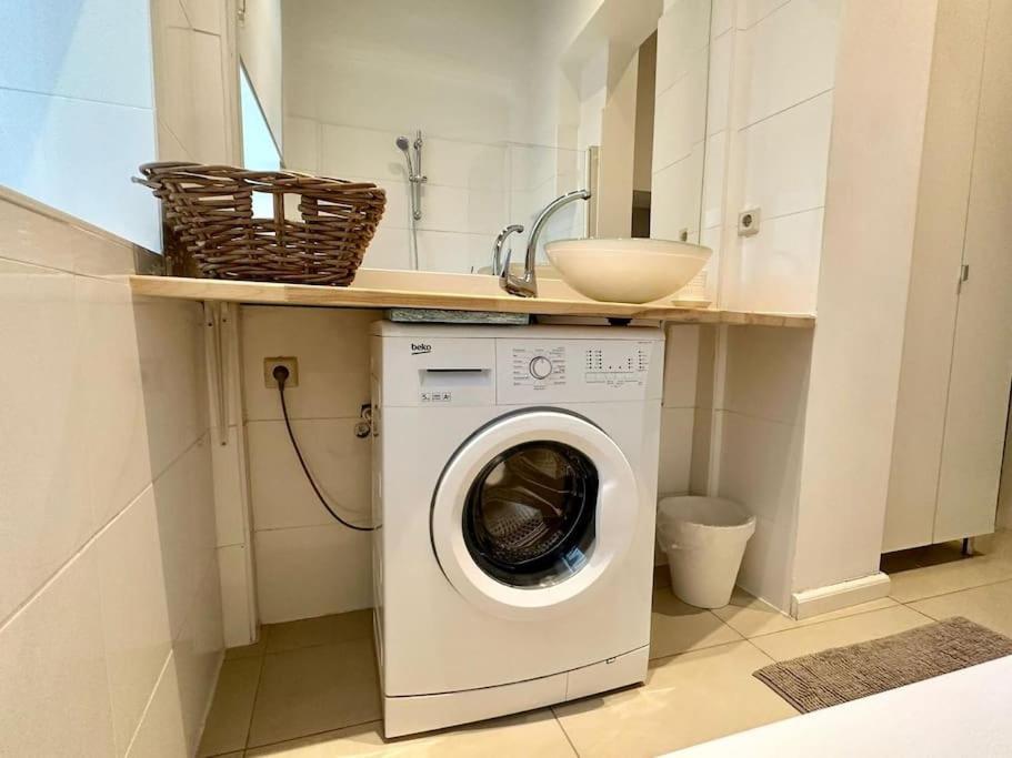 Apartamento Relocation Or Expats, Only Long Term Stay! 2 Min To Metro