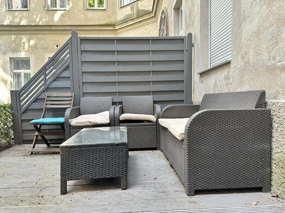Relocation Or Expats, Only Long Term Stay! 2 Min To Metro Apartamento