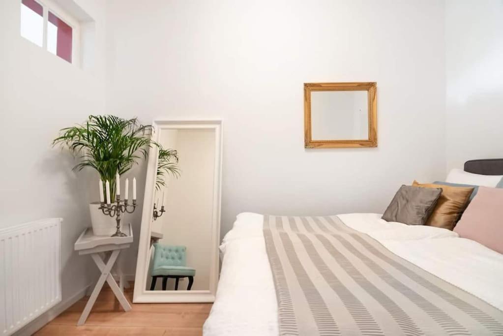 Relocation Or Expats, Only Long Term Stay! 2 Min To Metro Apartamento *