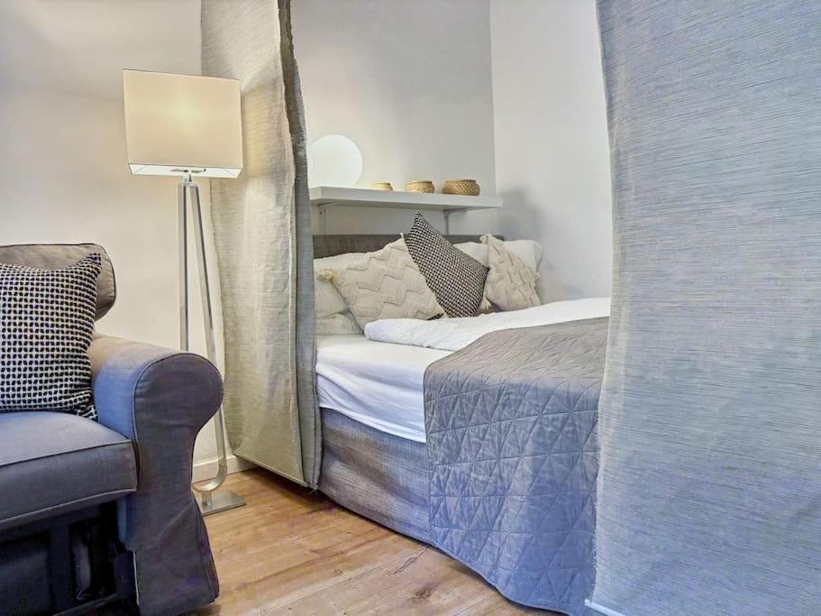 Relocation Or Expats, Only Long Term Stay! 2 Min To Metro Apartamento