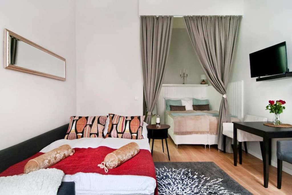 Relocation Or Expats, Only Long Term Stay! 2 Min To Metro Apartamento