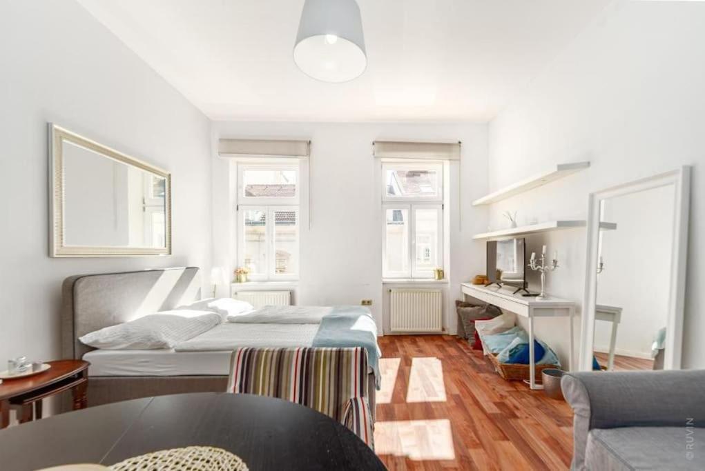 Relocation Or Expats, Only Long Term Stay! 2 Min To Metro Apartamento *
